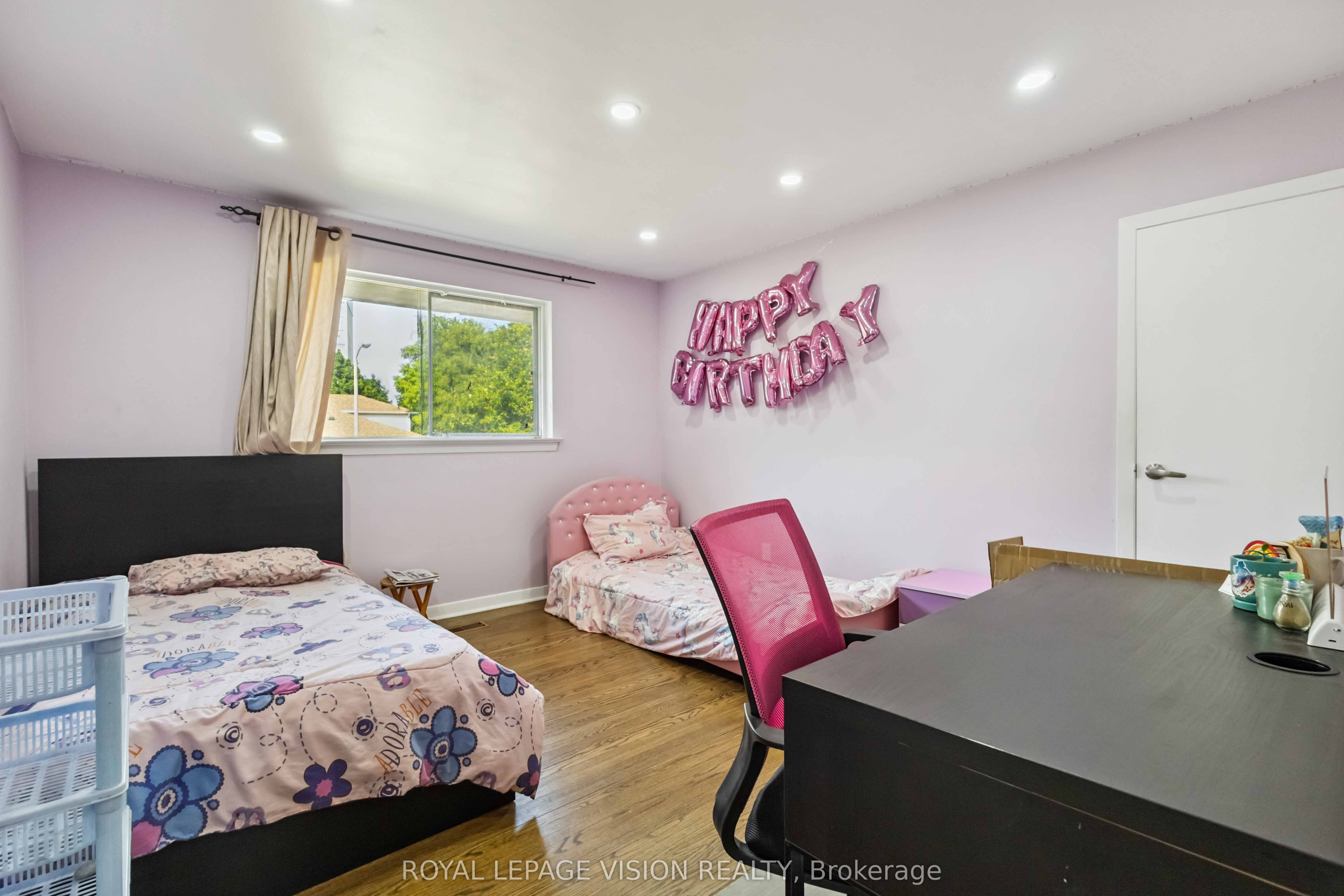 58 Dolly Varden Boulevard W Property Photo 20