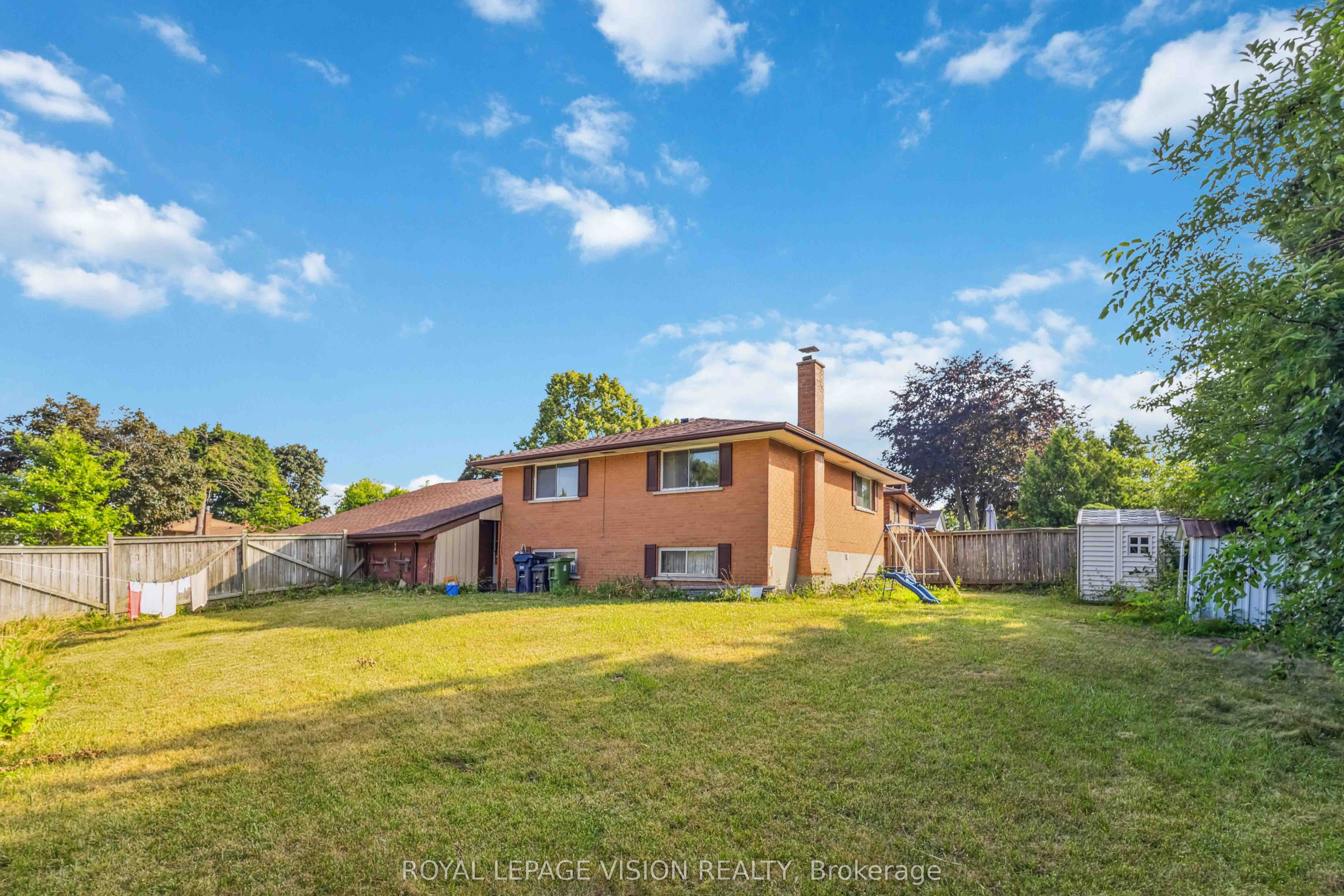 58 Dolly Varden Boulevard W Property Photo 34