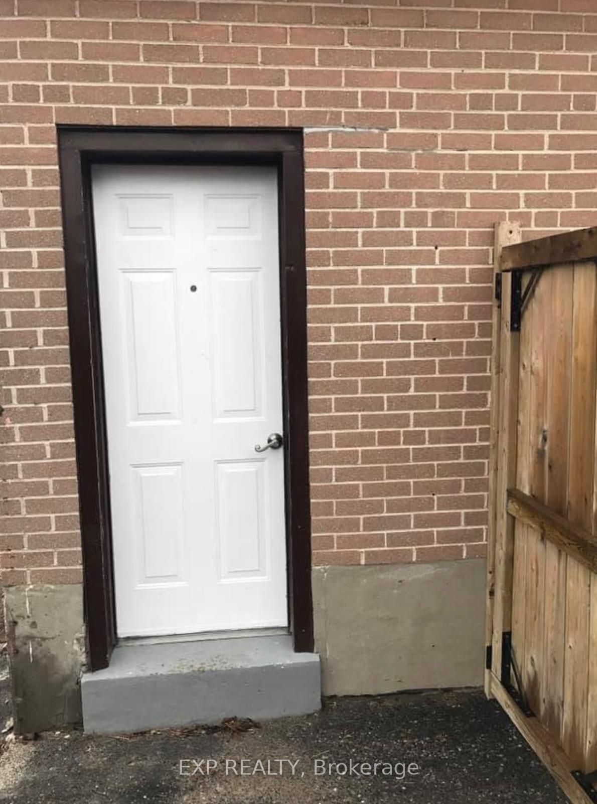 #lower - 546 Phillip Murray Avenue Property Photo 2