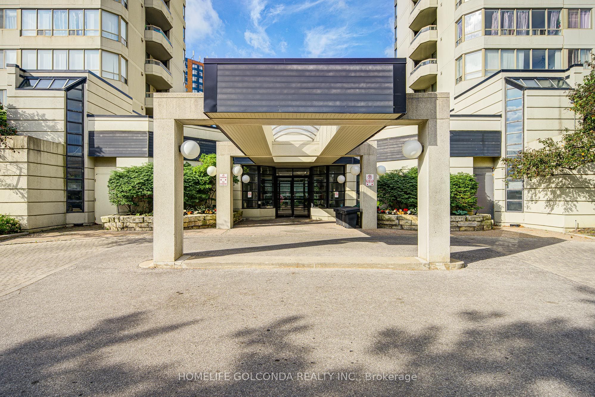 #1705 - 160 Alton Towers Circle Property Photo 3