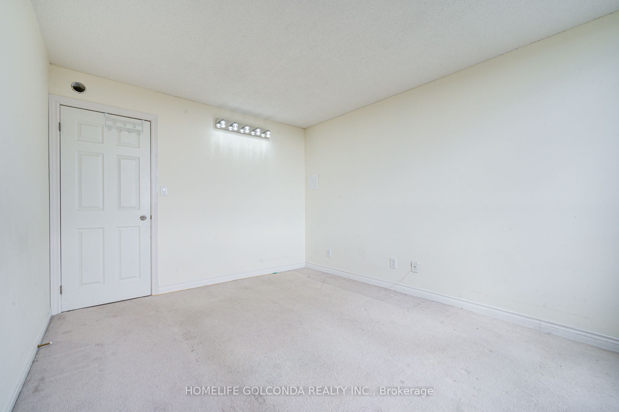 #1705 - 160 Alton Towers Circle Property Photo 21