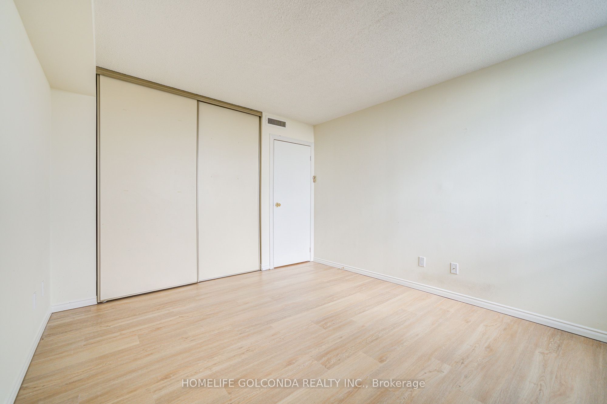 #1705 - 160 Alton Towers Circle Property Photo 27