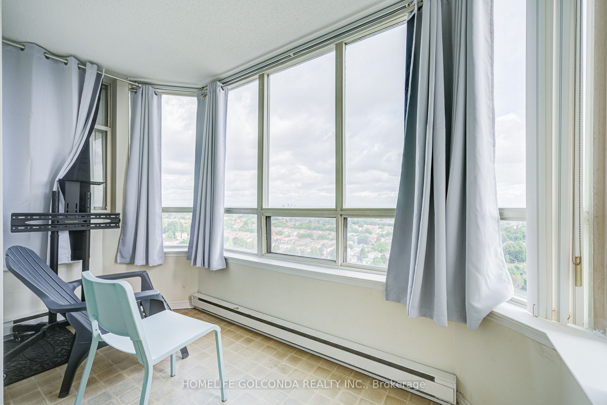#1705 - 160 Alton Towers Circle Property Photo 33
