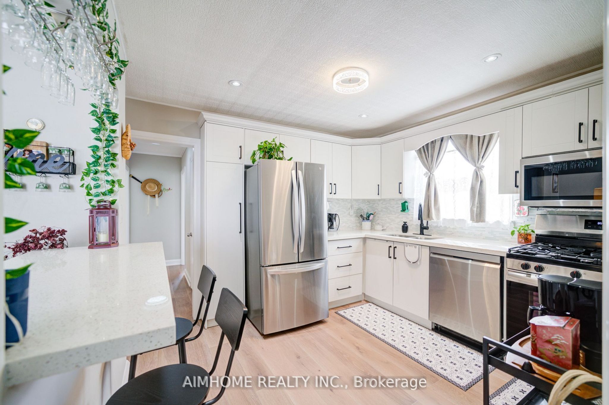 221 St Lawrence Street Property Photo 13