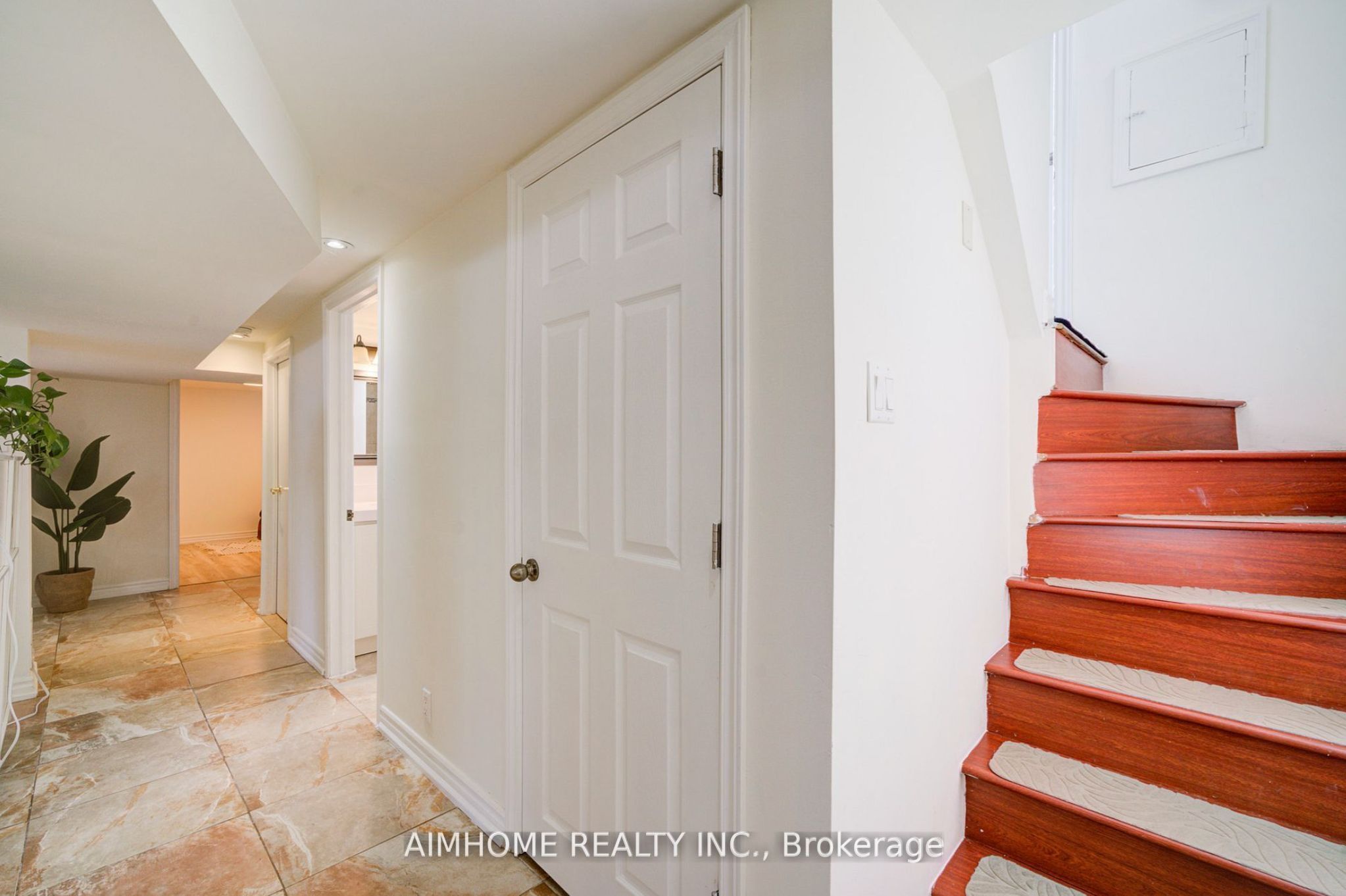 221 St Lawrence Street Property Photo 27