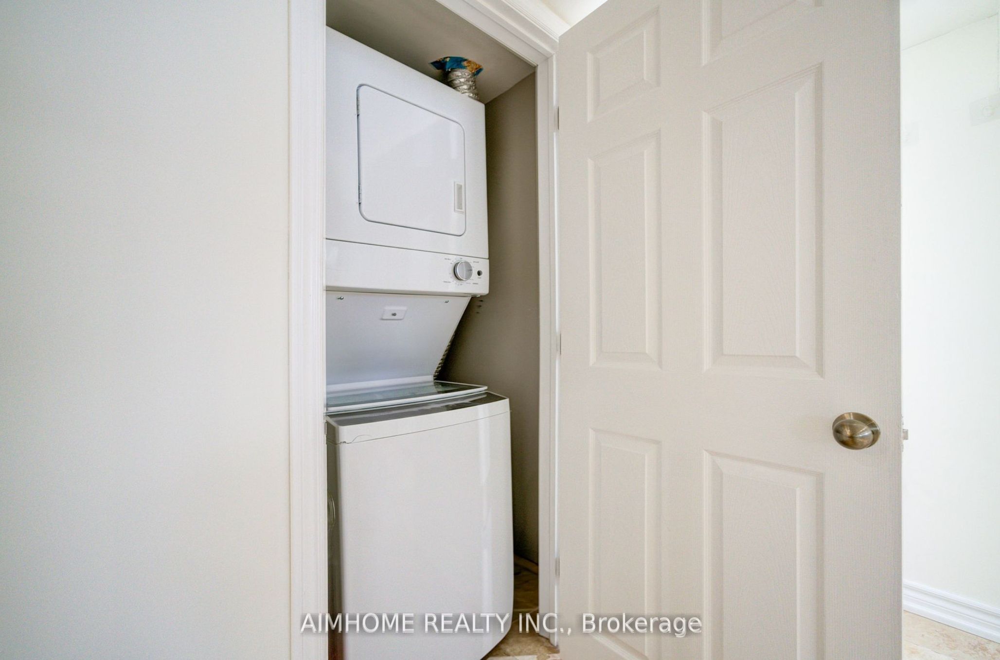 221 St Lawrence Street Property Photo 30