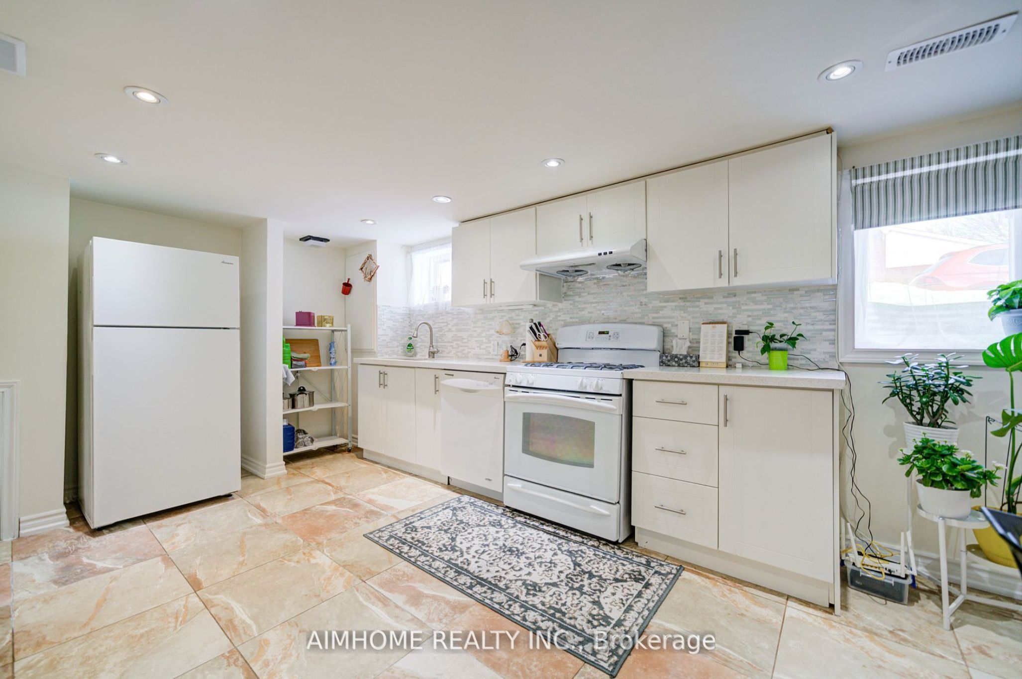 221 St Lawrence Street Property Photo 31