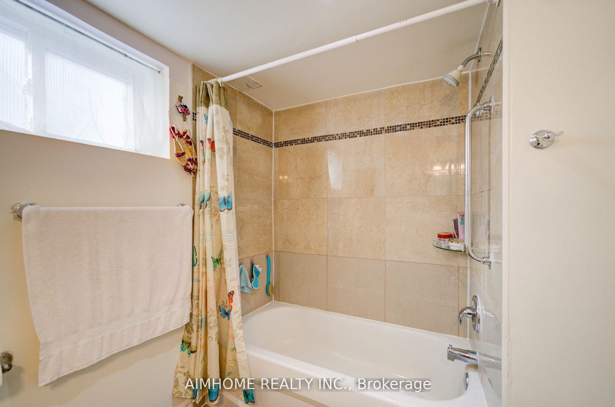 221 St Lawrence Street Property Photo 38