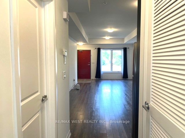 2635 William Jackson Drive W 404 Property Photo 4