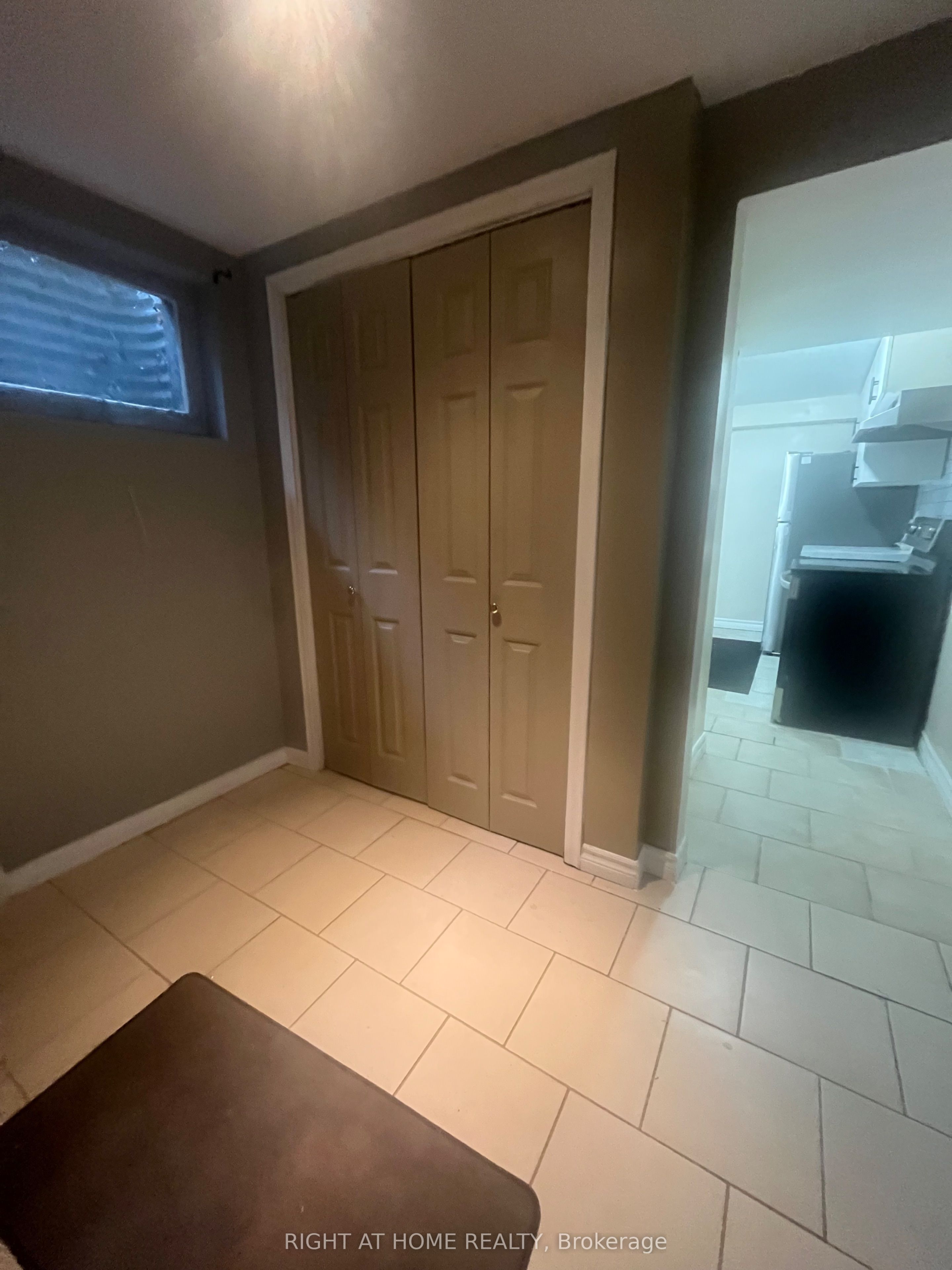 #basement Apt - 167 Merkley Square Property Photo 23