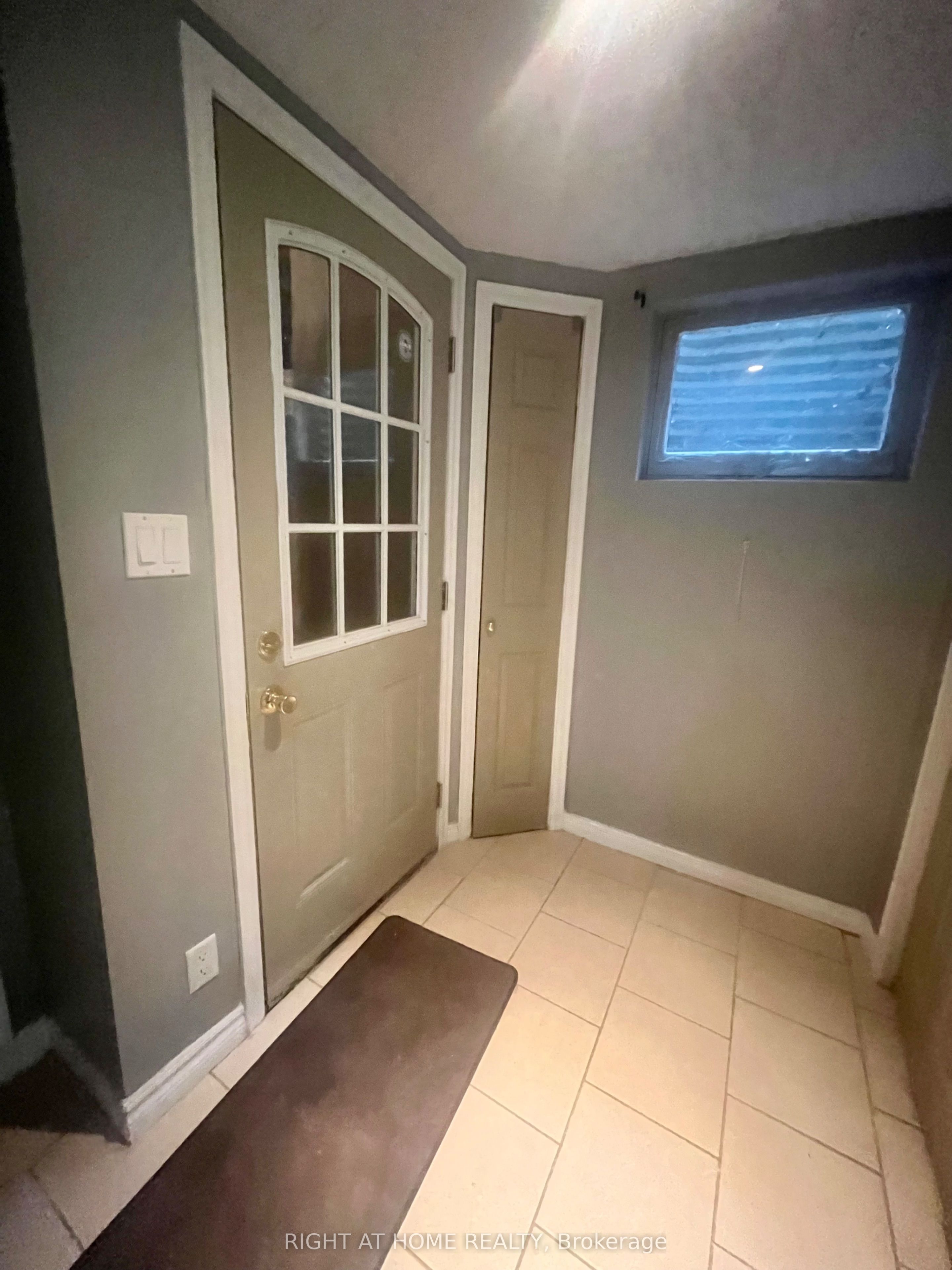 #basement Apt - 167 Merkley Square Property Photo 26