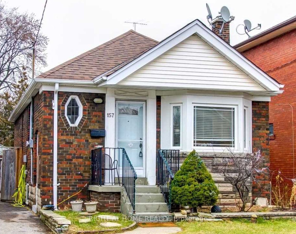 #main Floor - 157 Woodycrest Avenue Property Photo 11