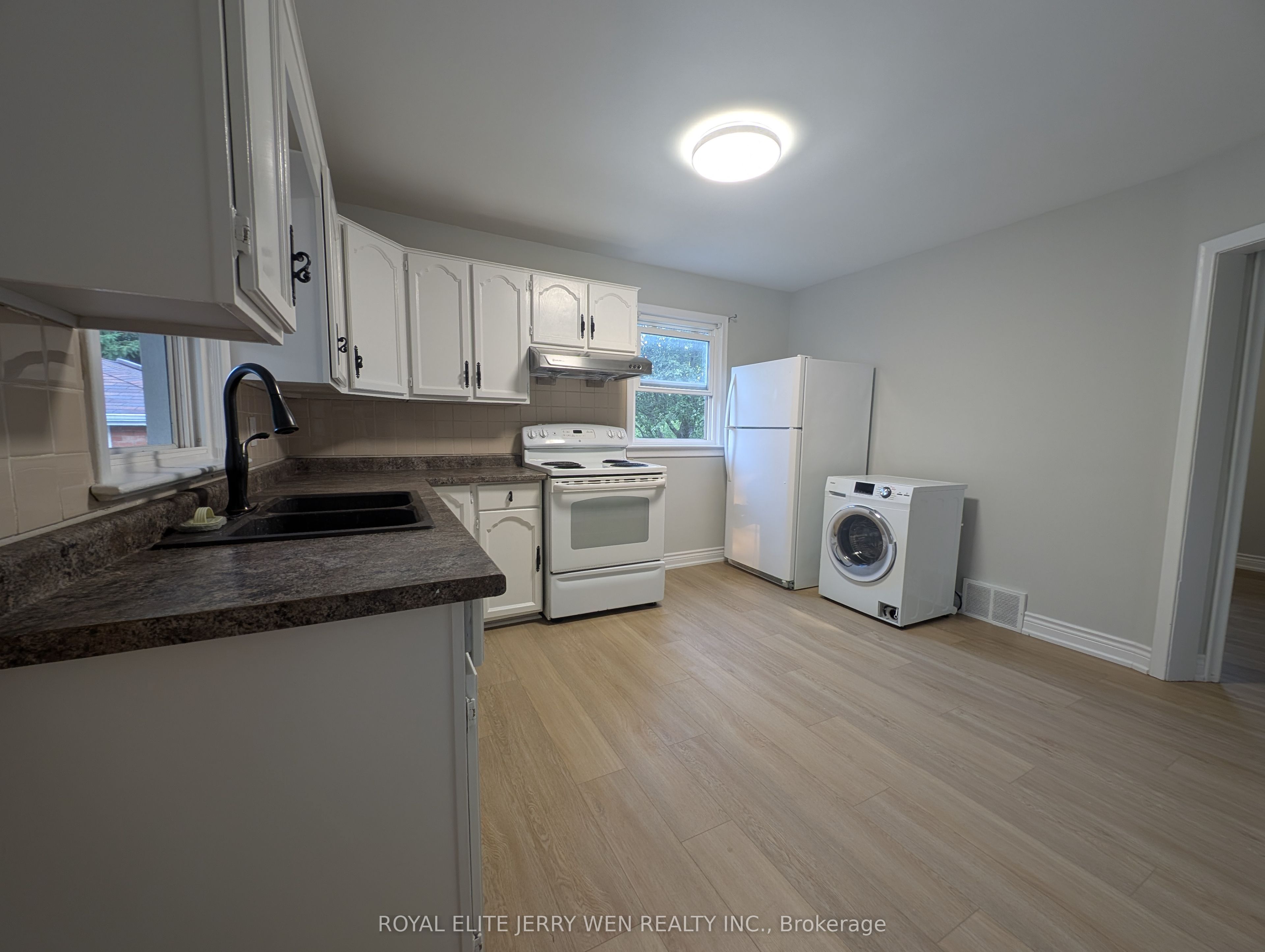 459 Wilson Road N Upper Property Photo 5
