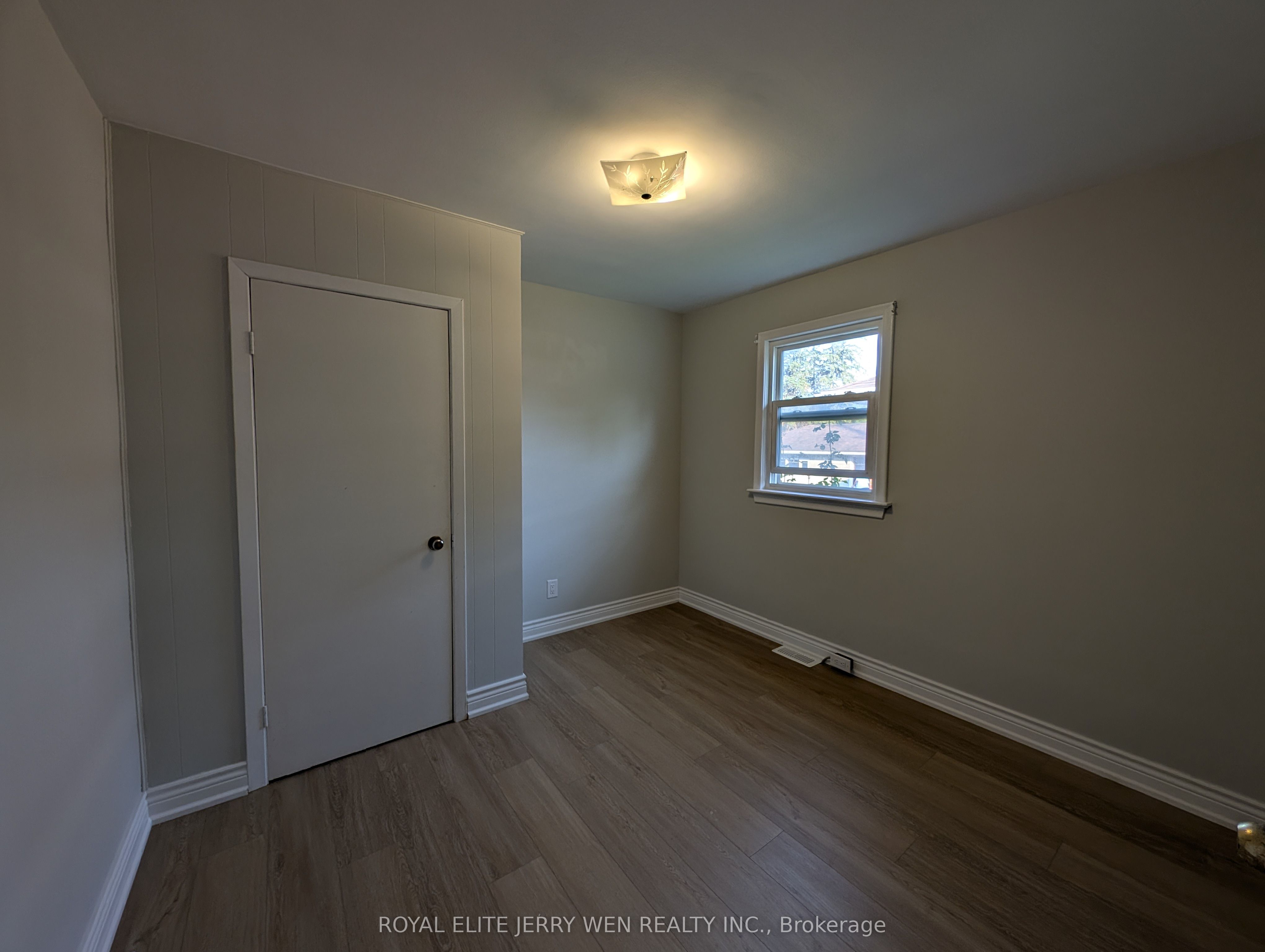 459 Wilson Road N Upper Property Photo 7