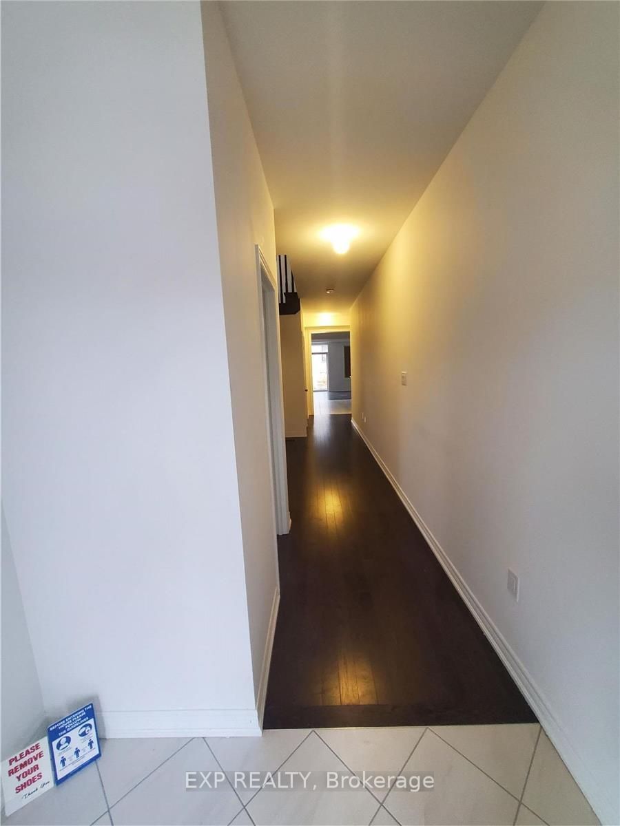 42 Thelma Dr Property Photo 3