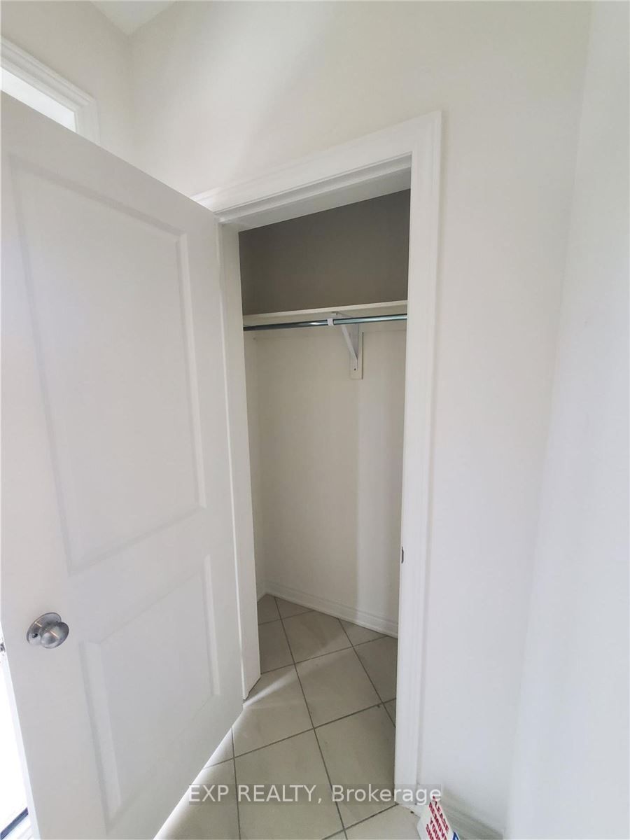 42 Thelma Dr Property Photo 4