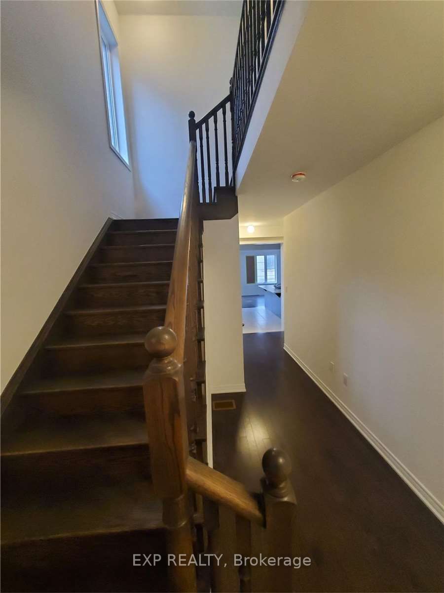 42 Thelma Dr Property Photo 8