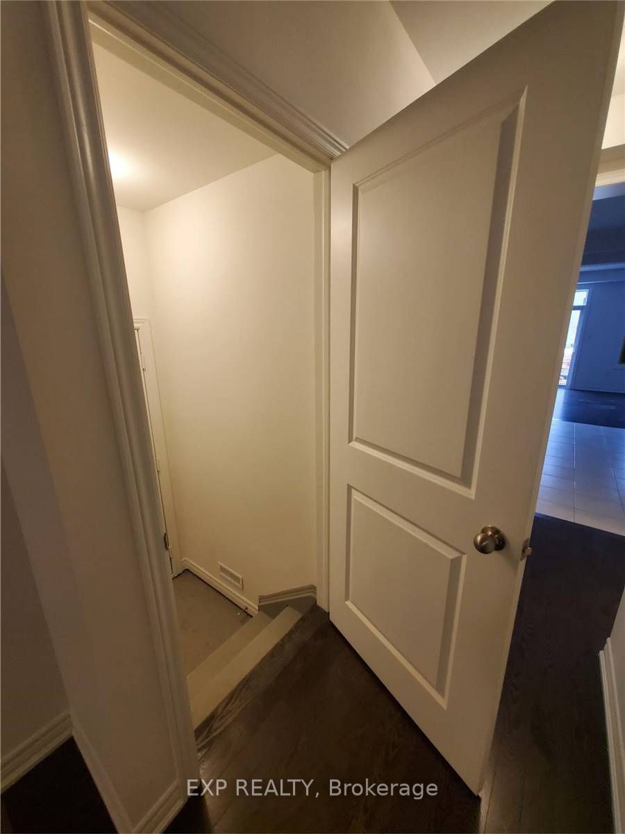 42 Thelma Dr Property Photo 9