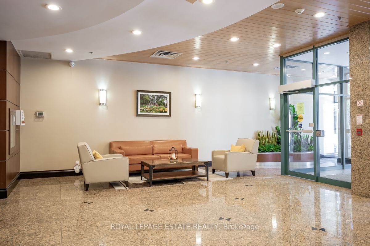 #411 - 1797 Queen Street Property Photo 2