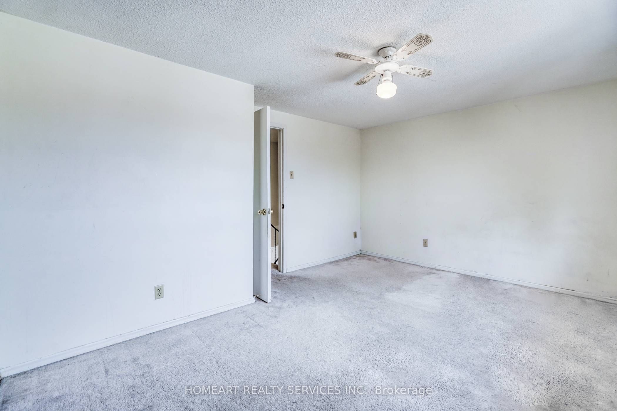 #63 - 1131 Sandhurst Circle Property Photo 8