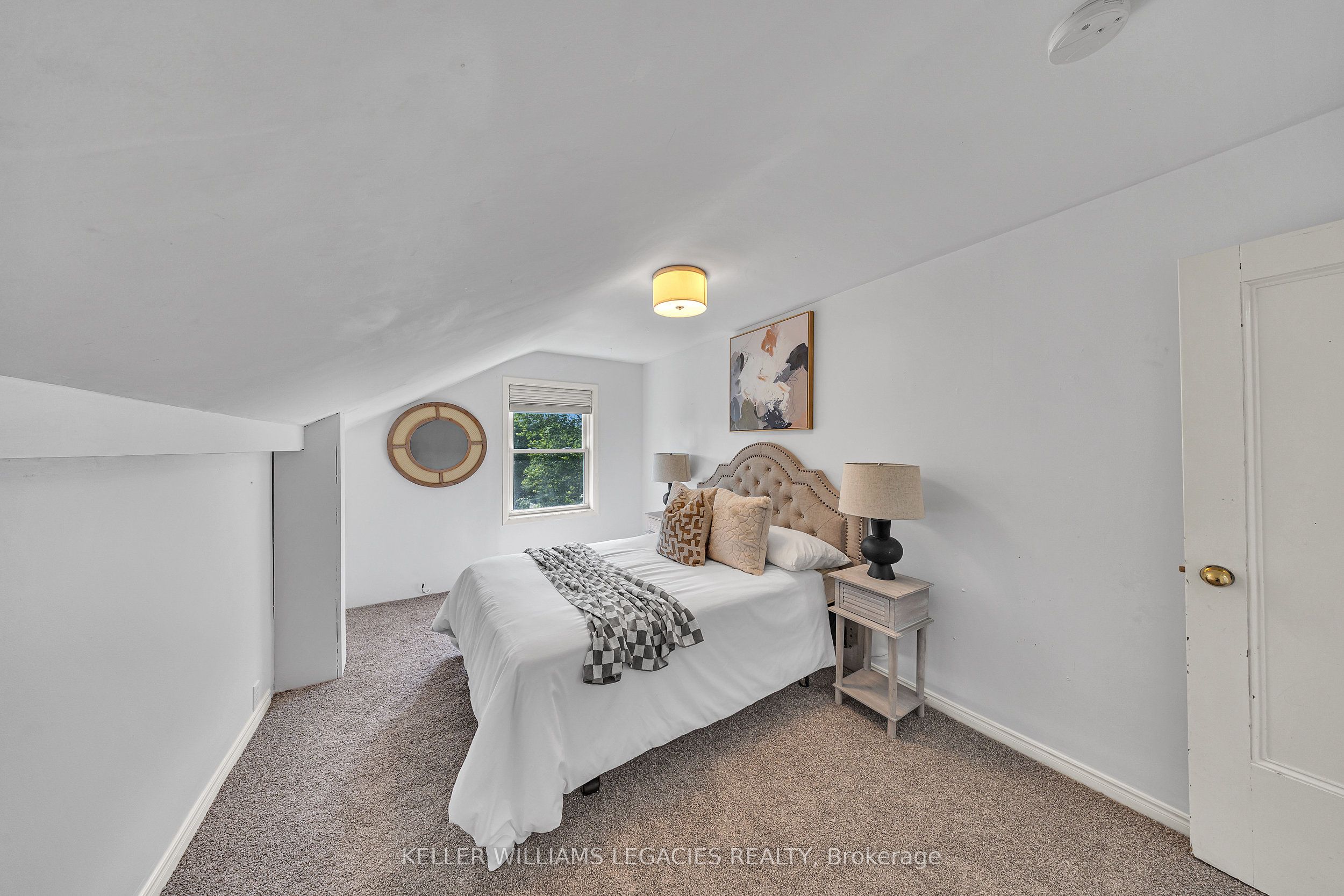 9070 Ashburn Road Property Photo 24