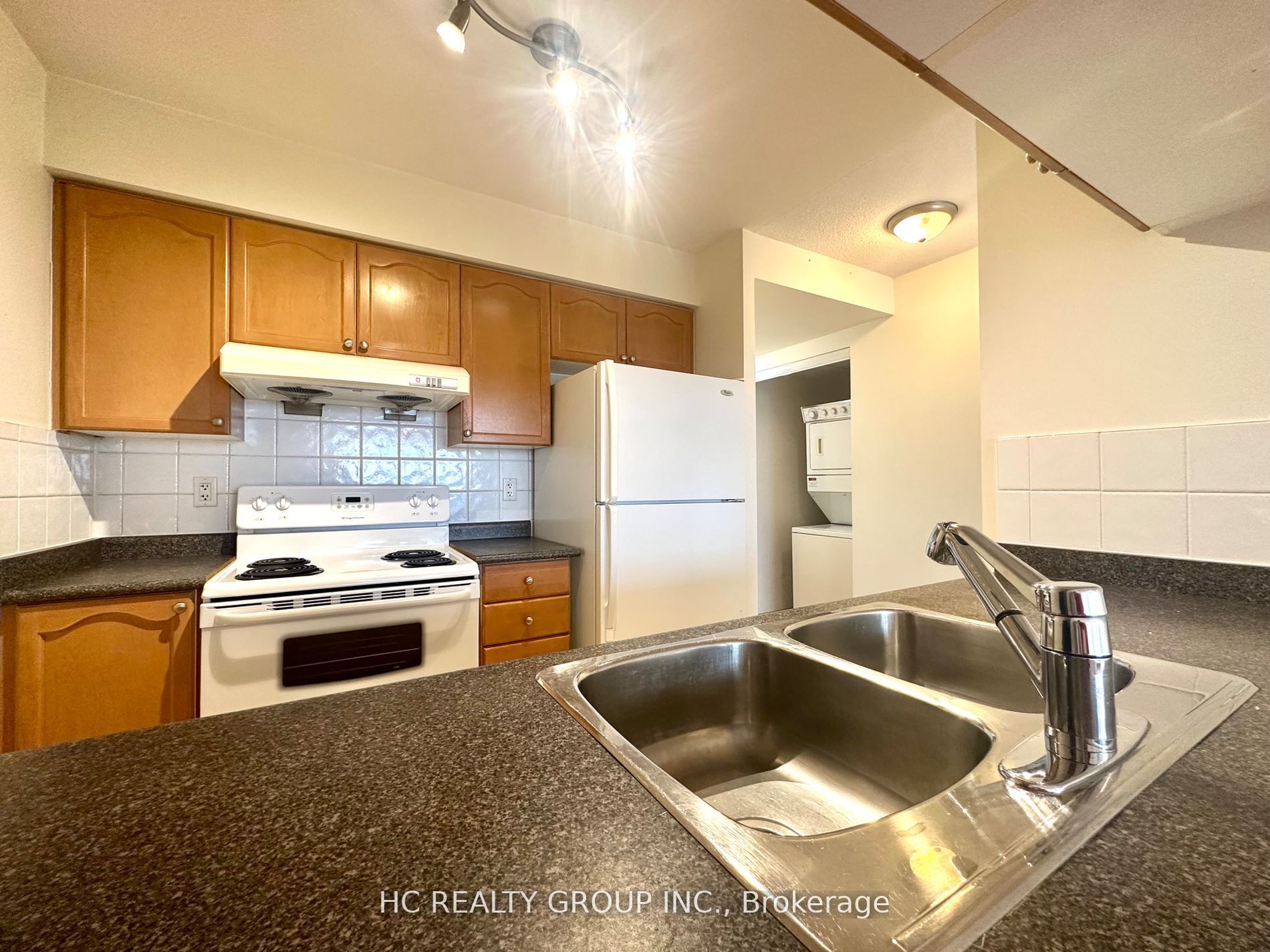 #635 - 18 Mondeo Drive Property Photo 6