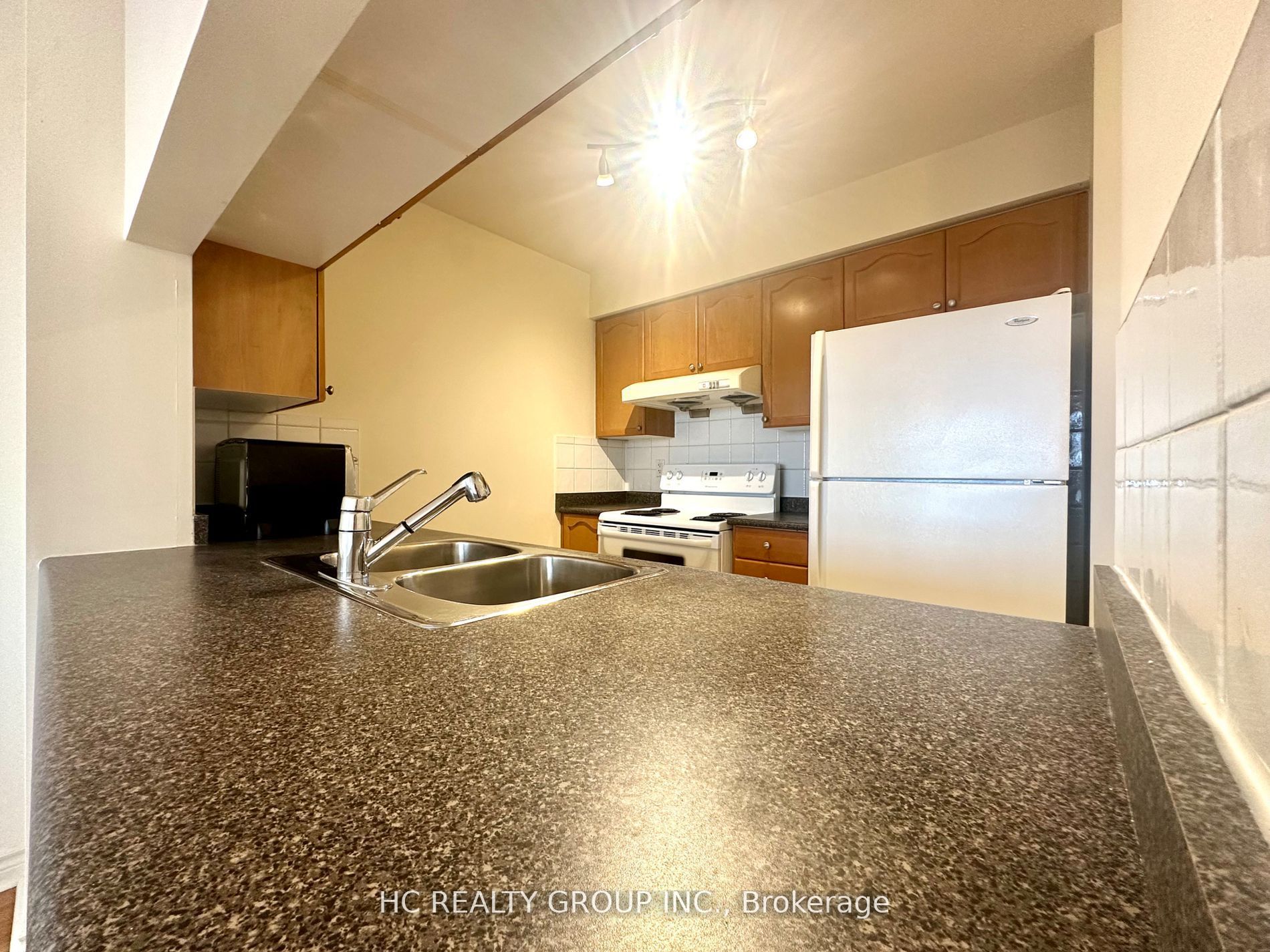 #635 - 18 Mondeo Drive Property Photo 7