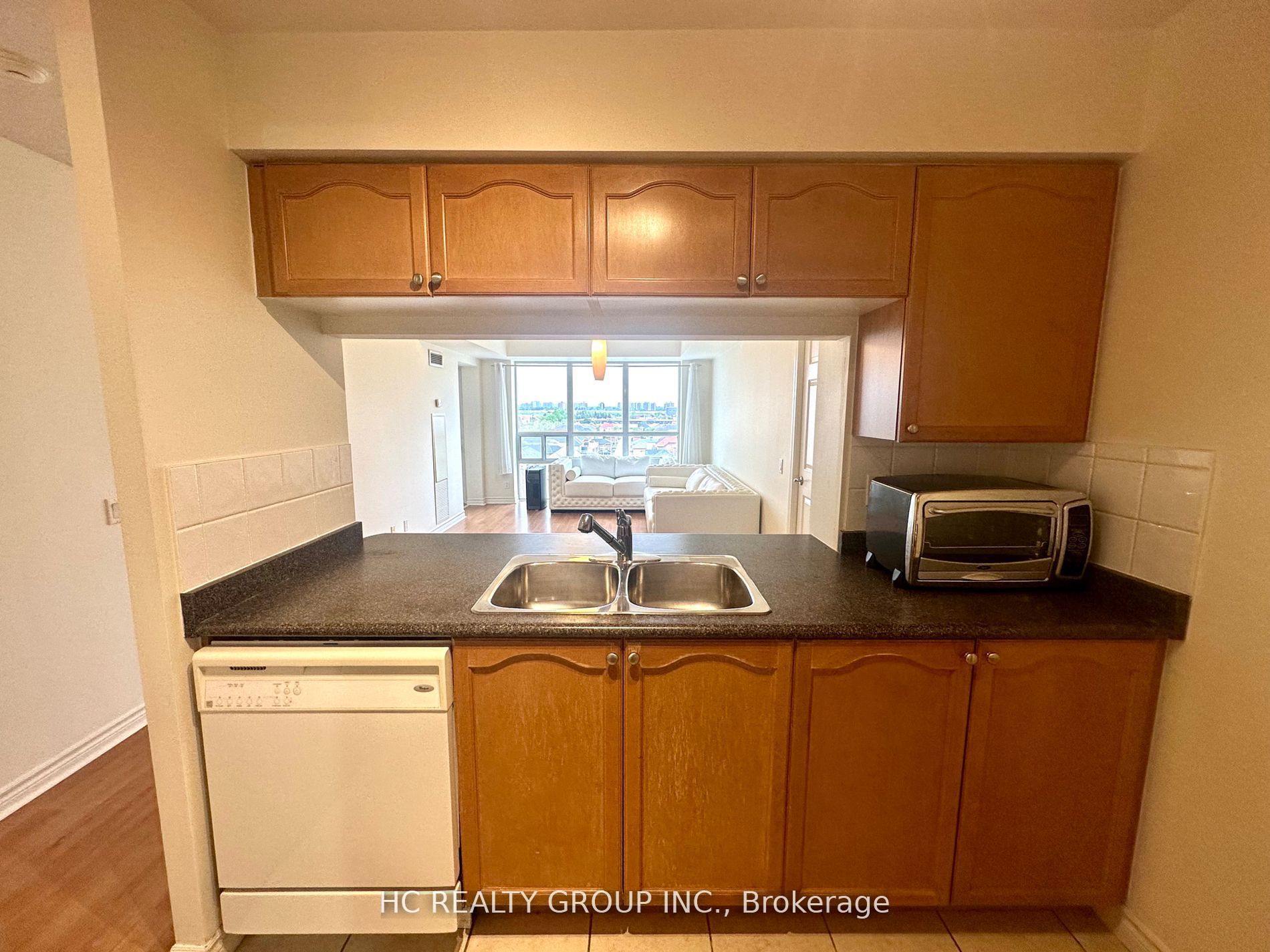 #635 - 18 Mondeo Drive Property Photo 8