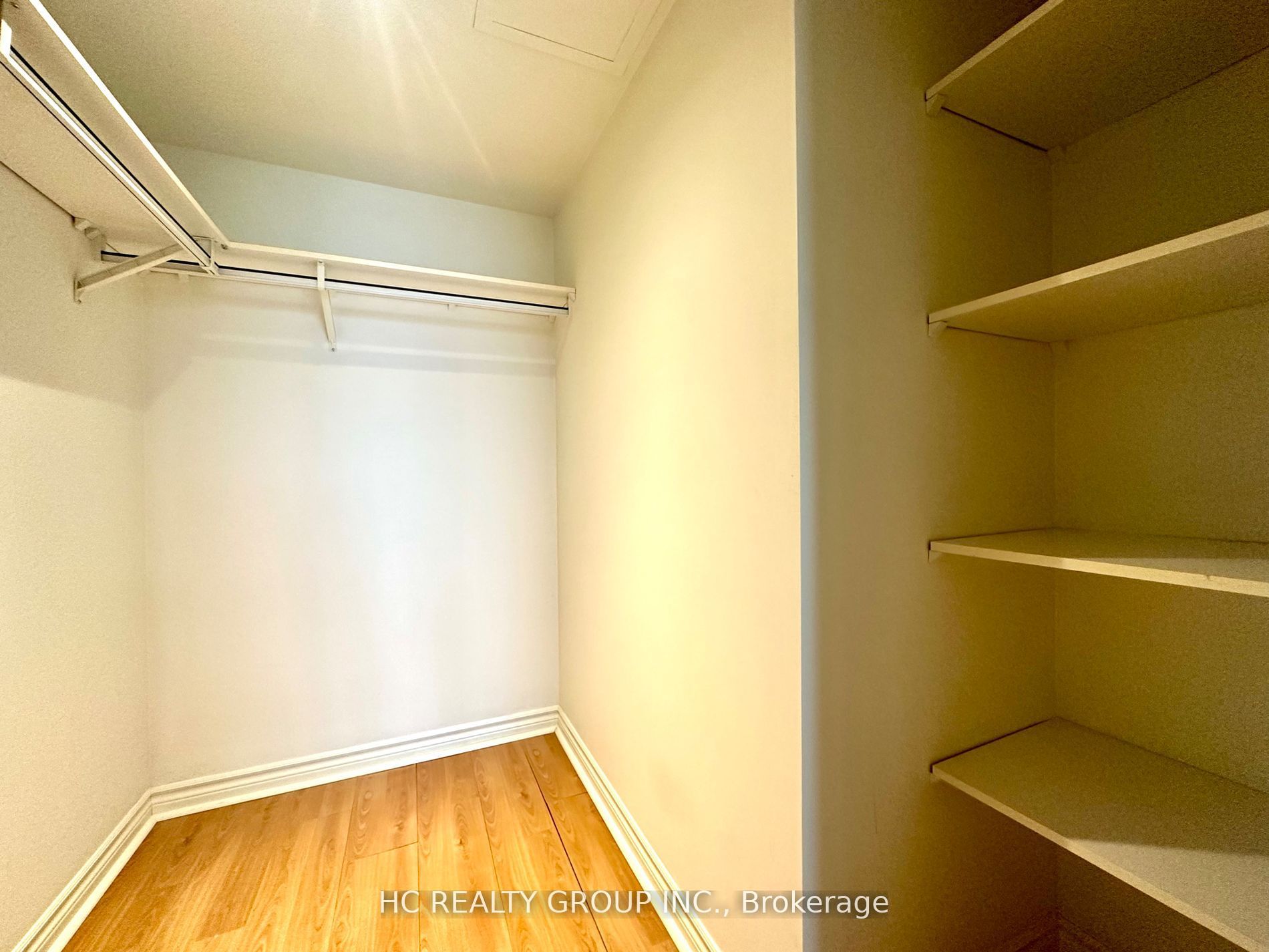 #635 - 18 Mondeo Drive Property Photo 15
