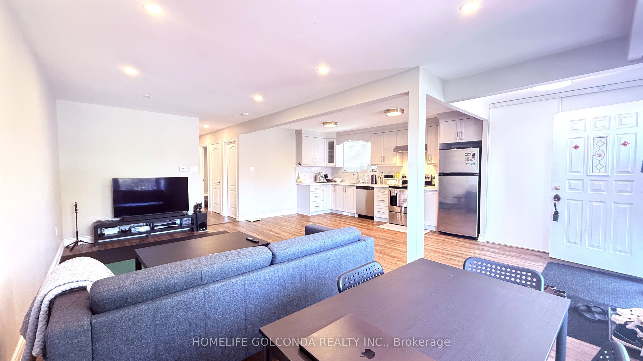 30 Heatherside Main Fl Drive Property Photo 2