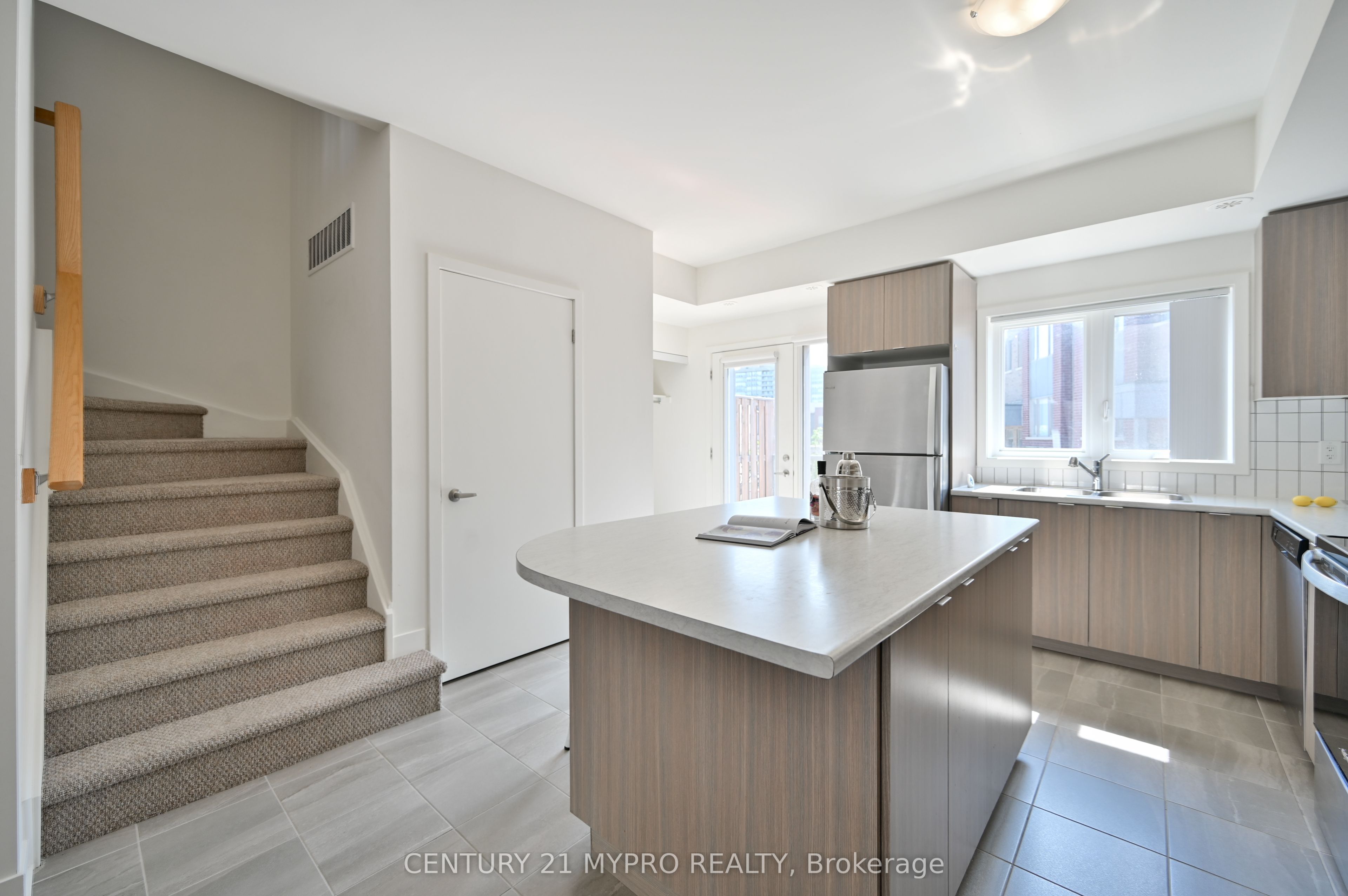 1525 Kingston Road 106 Property Photo 17