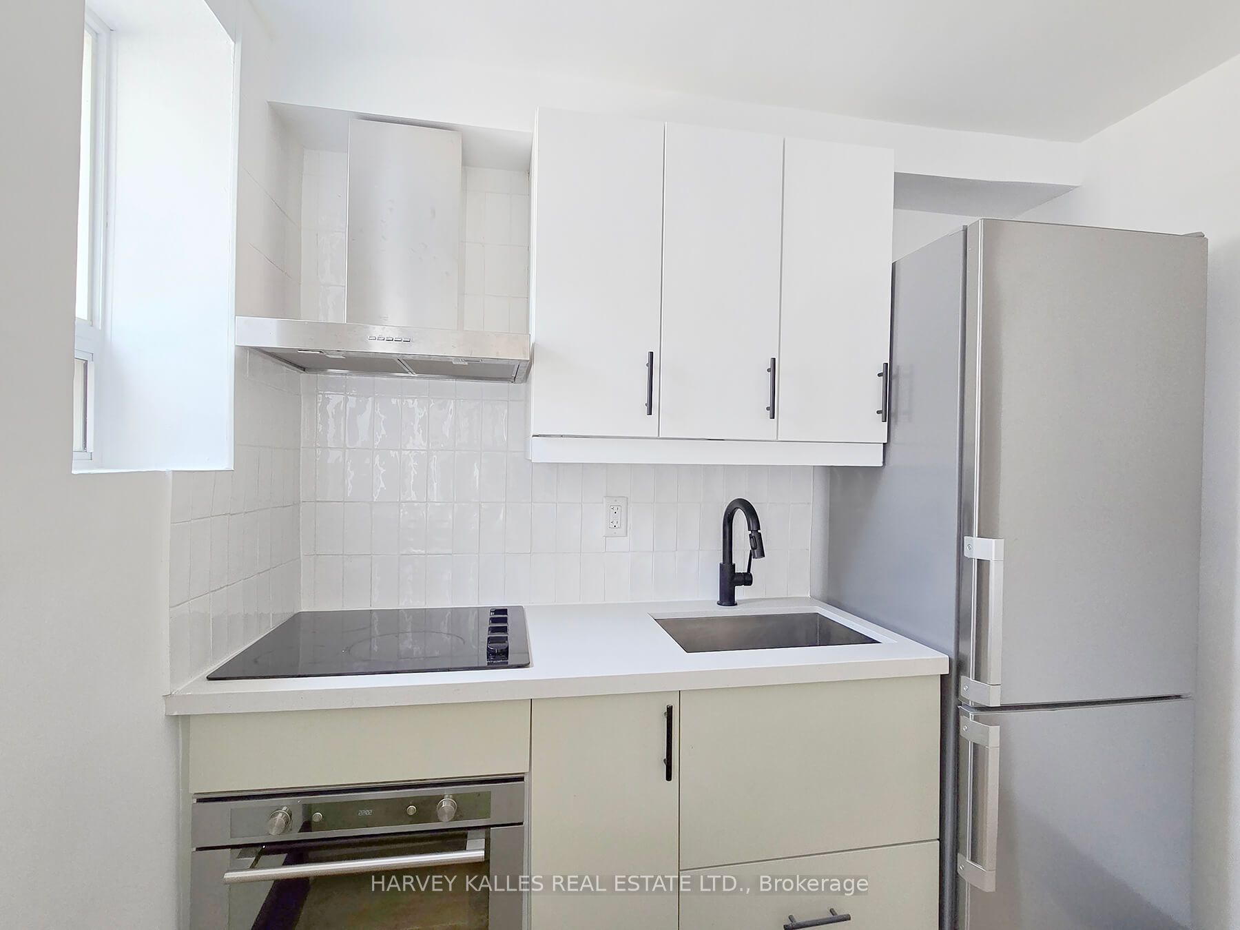 204 Kingston Road 102 Property Photo 4