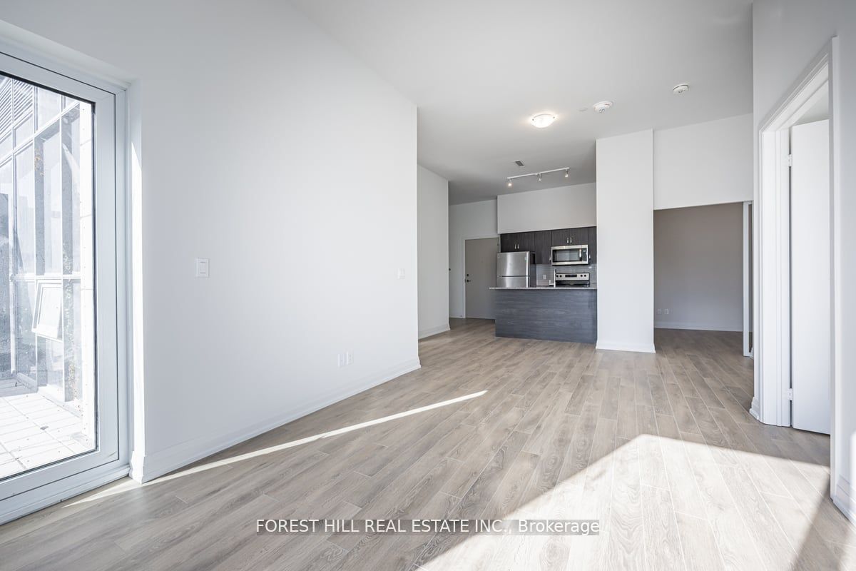 10 Meadowglen Place 105 Property Photo 12