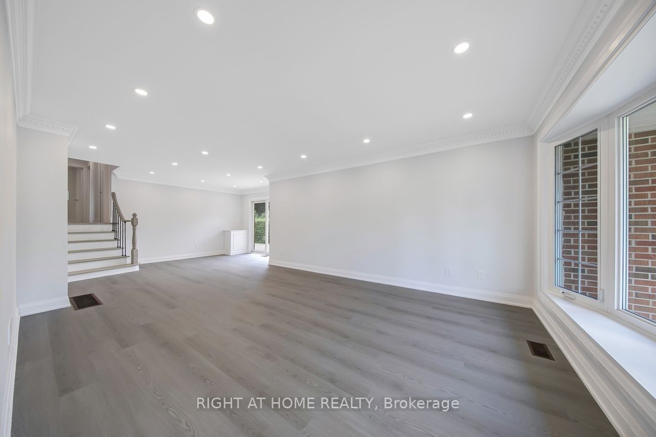 3 Glendower Circuit Property Photo 5