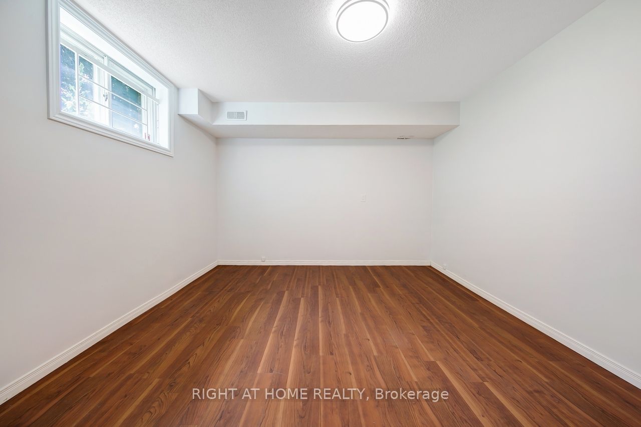 3 Glendower Circuit Property Photo 26