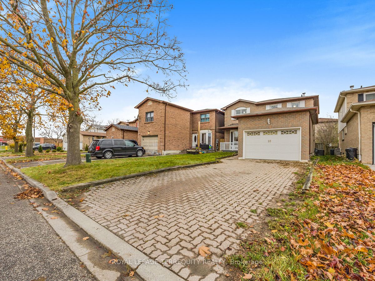 18 Charlton Cres Property Photo 1