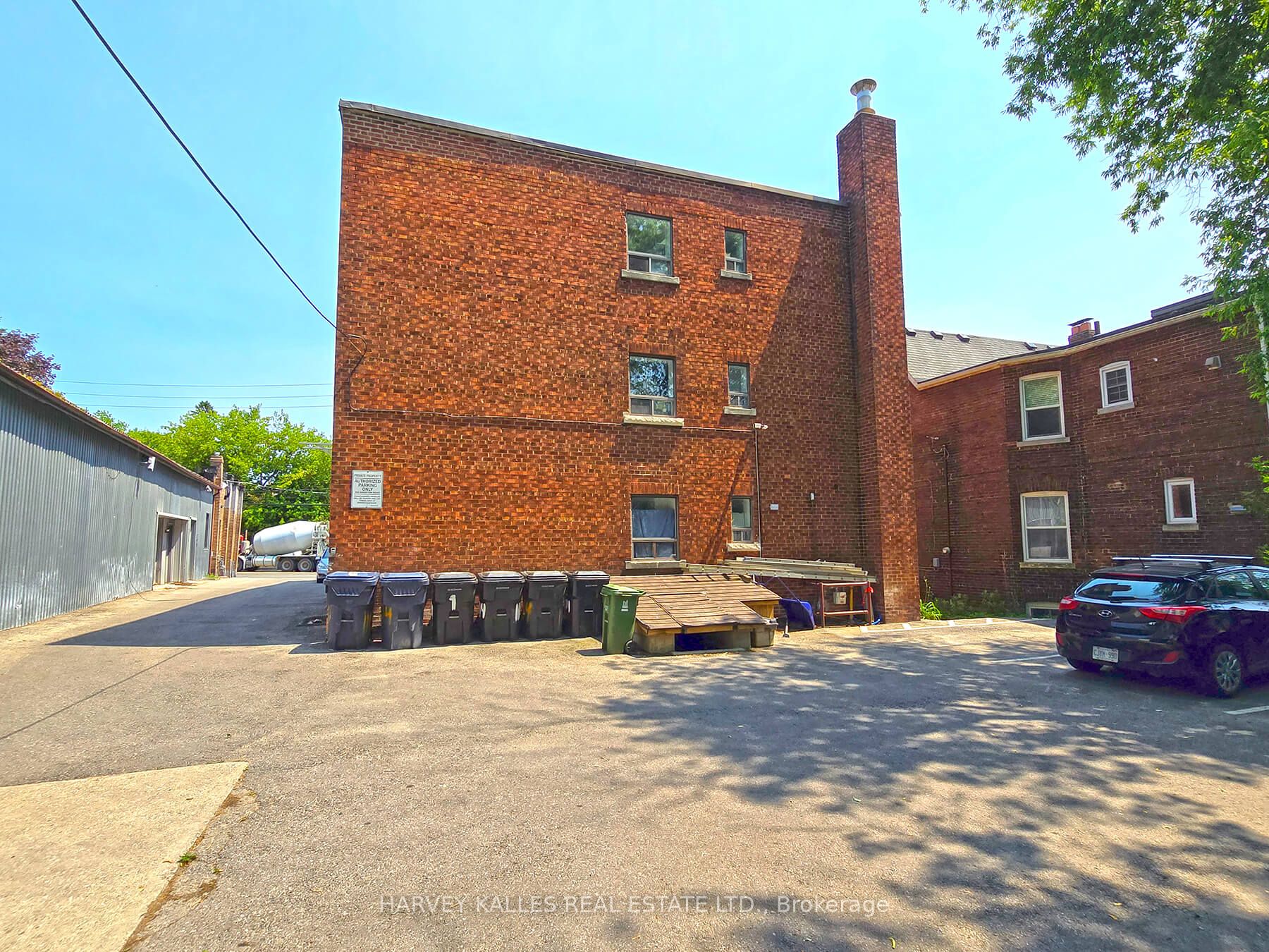 204 Kingston Road 301 Property Photo 16