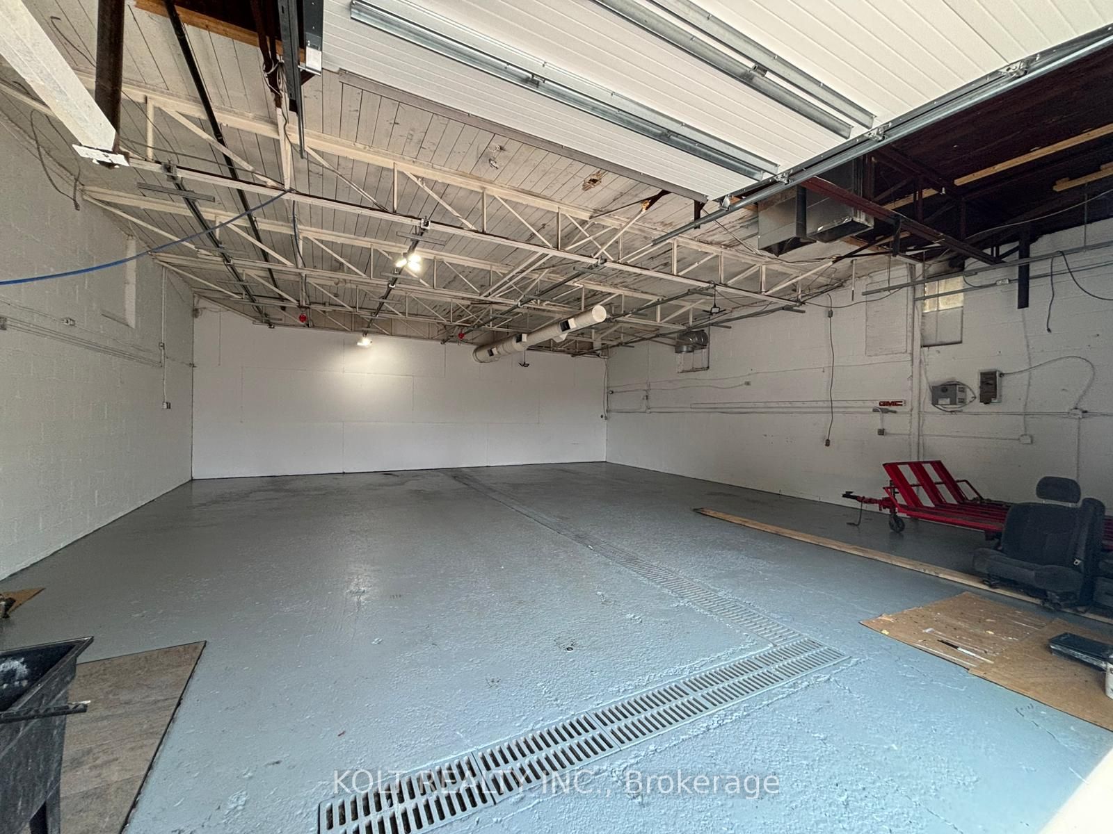 37 Minford Avenue Unit C Property Photo 4