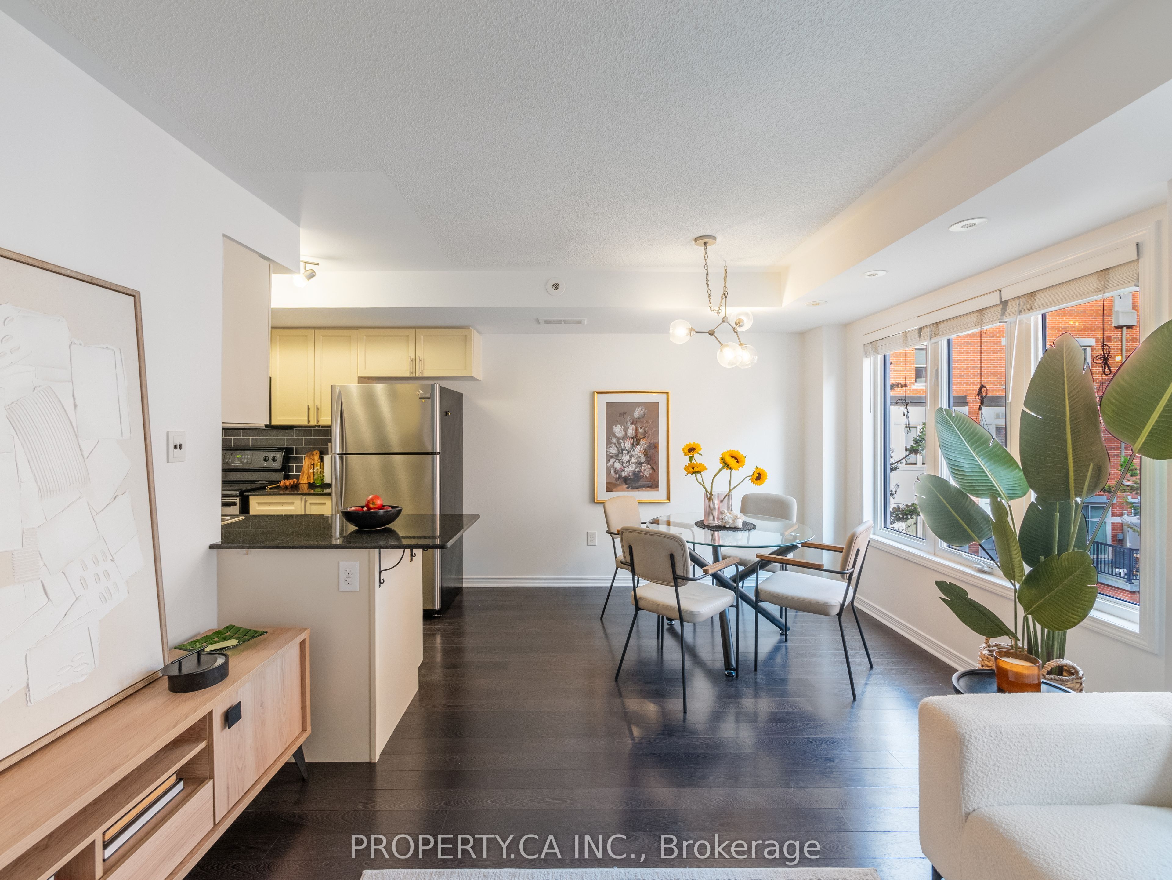 819 Dundas Street E 4 Property Photo 8