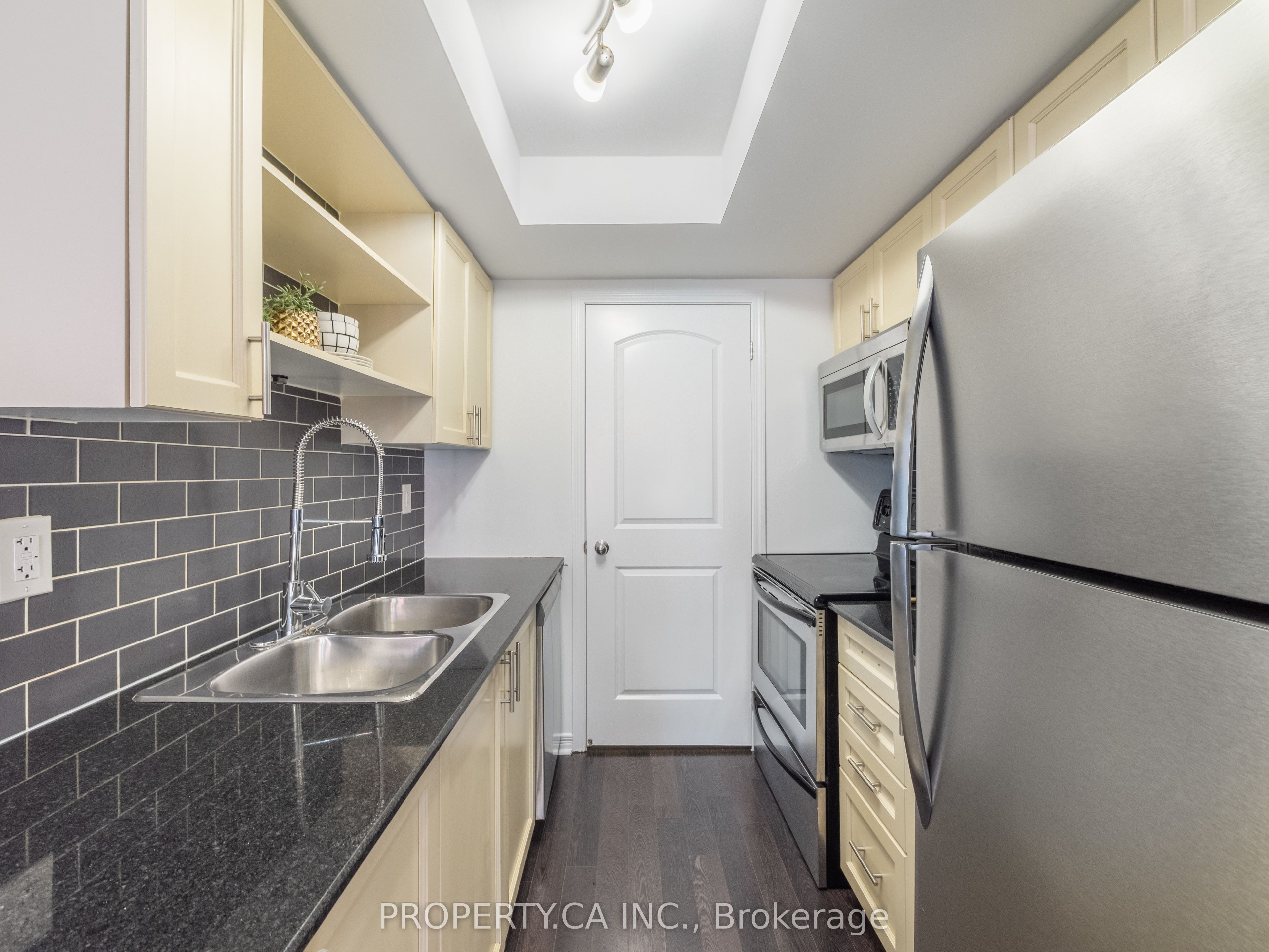 819 Dundas Street E 4 Property Photo 9