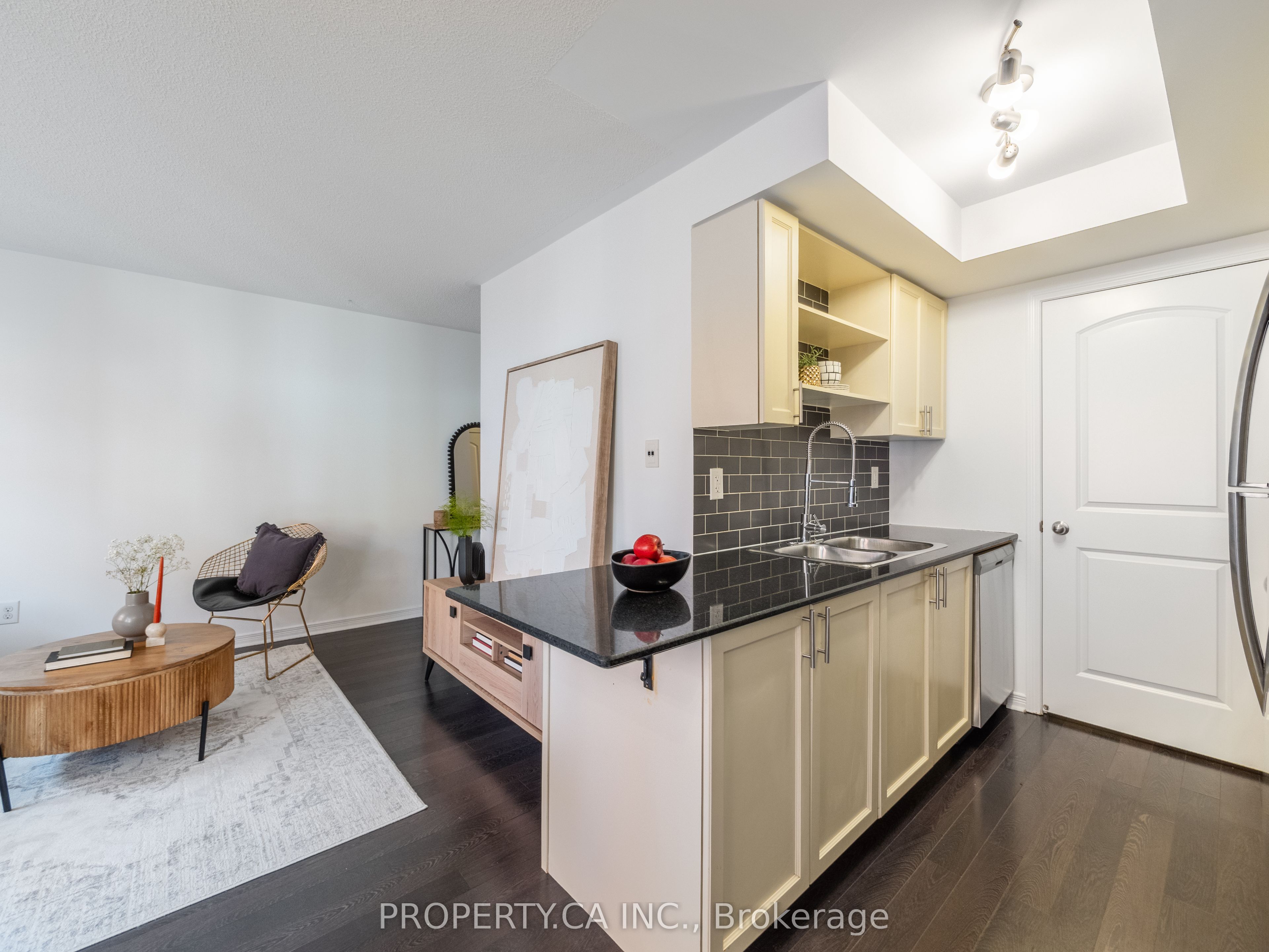 819 Dundas Street E 4 Property Photo 10