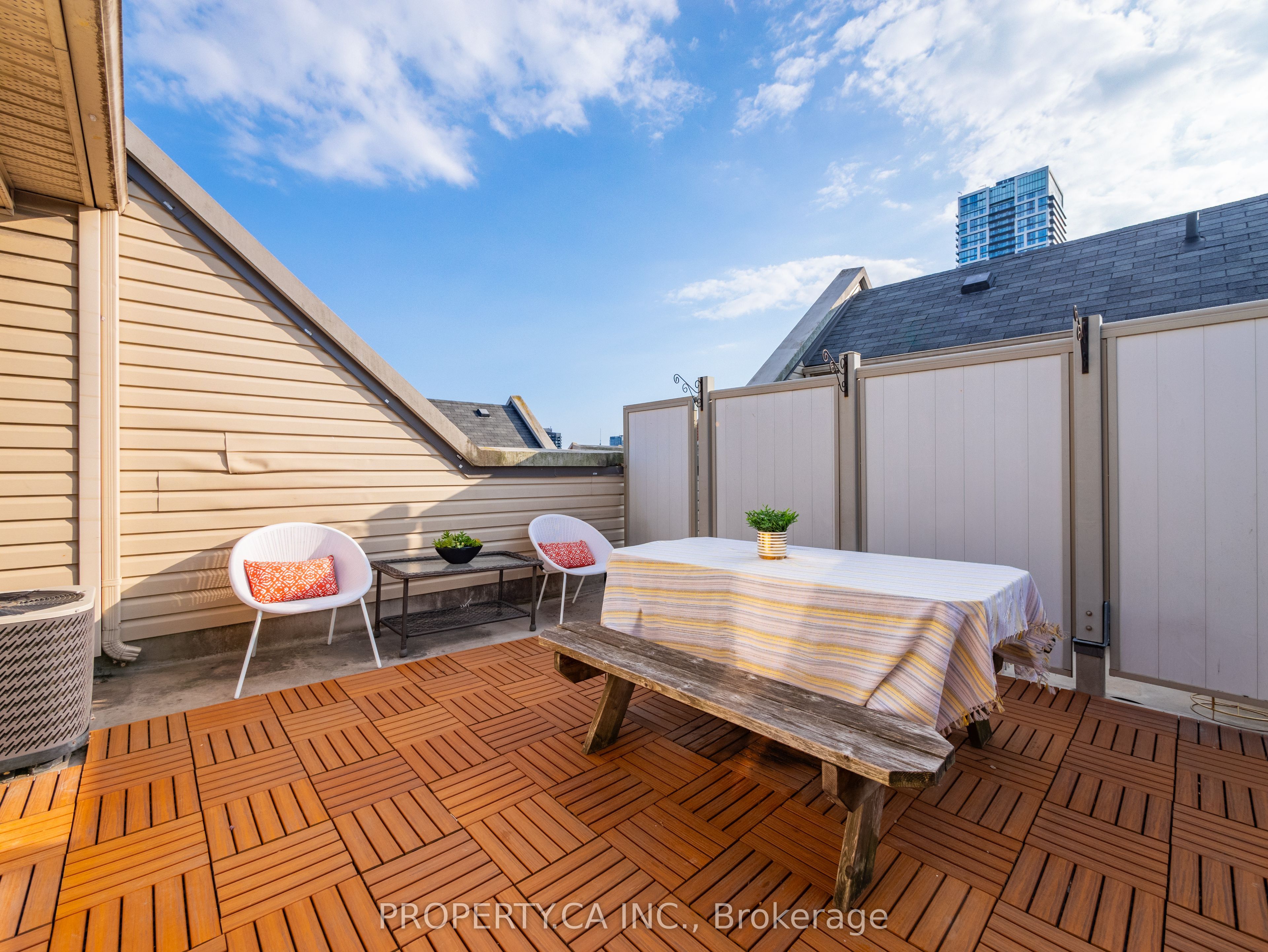 819 Dundas Street E 4 Property Photo 29