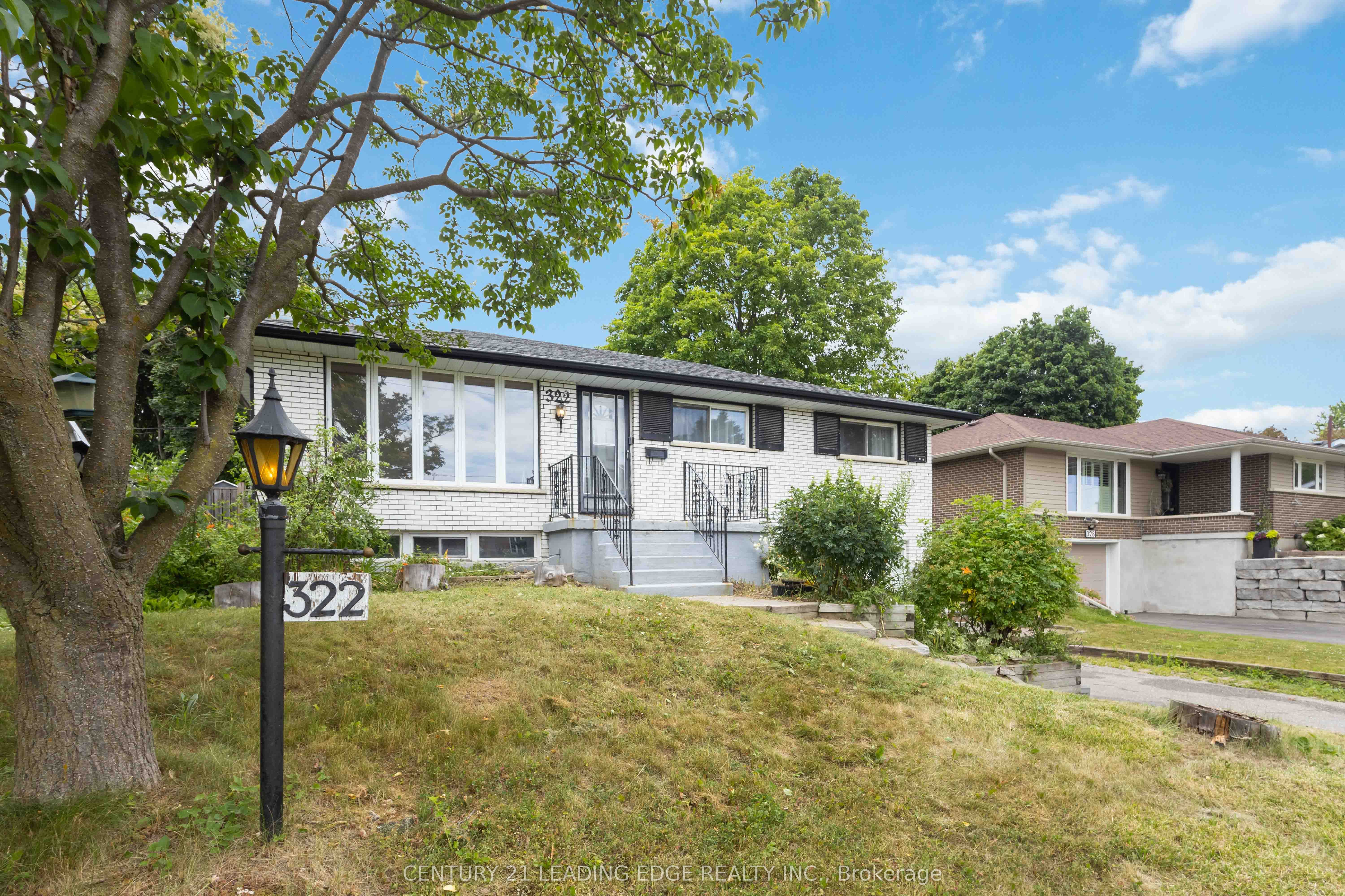 322 Hillcroft St Property Photo 1