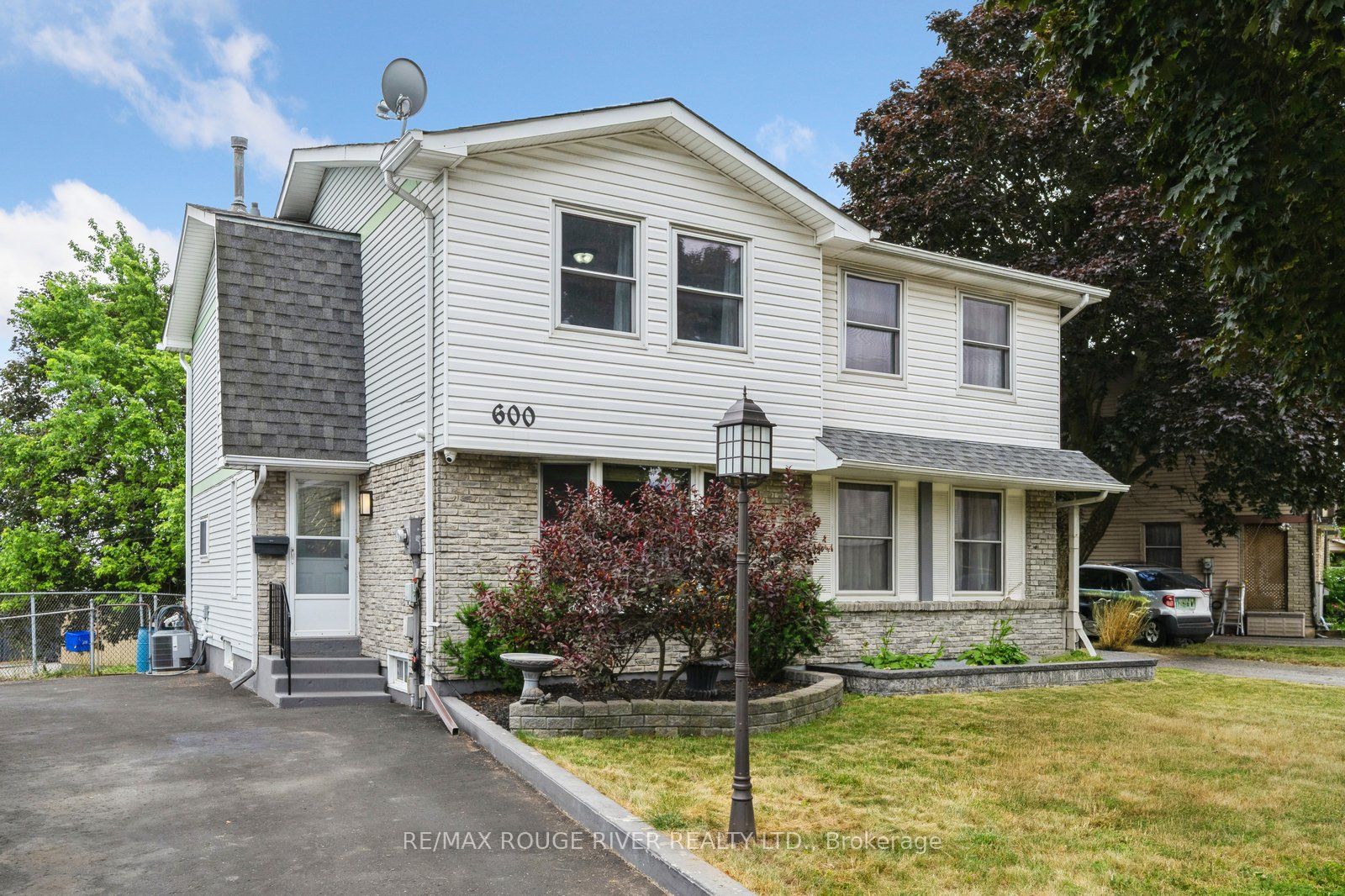 600 Galahad Drive Property Photo 4