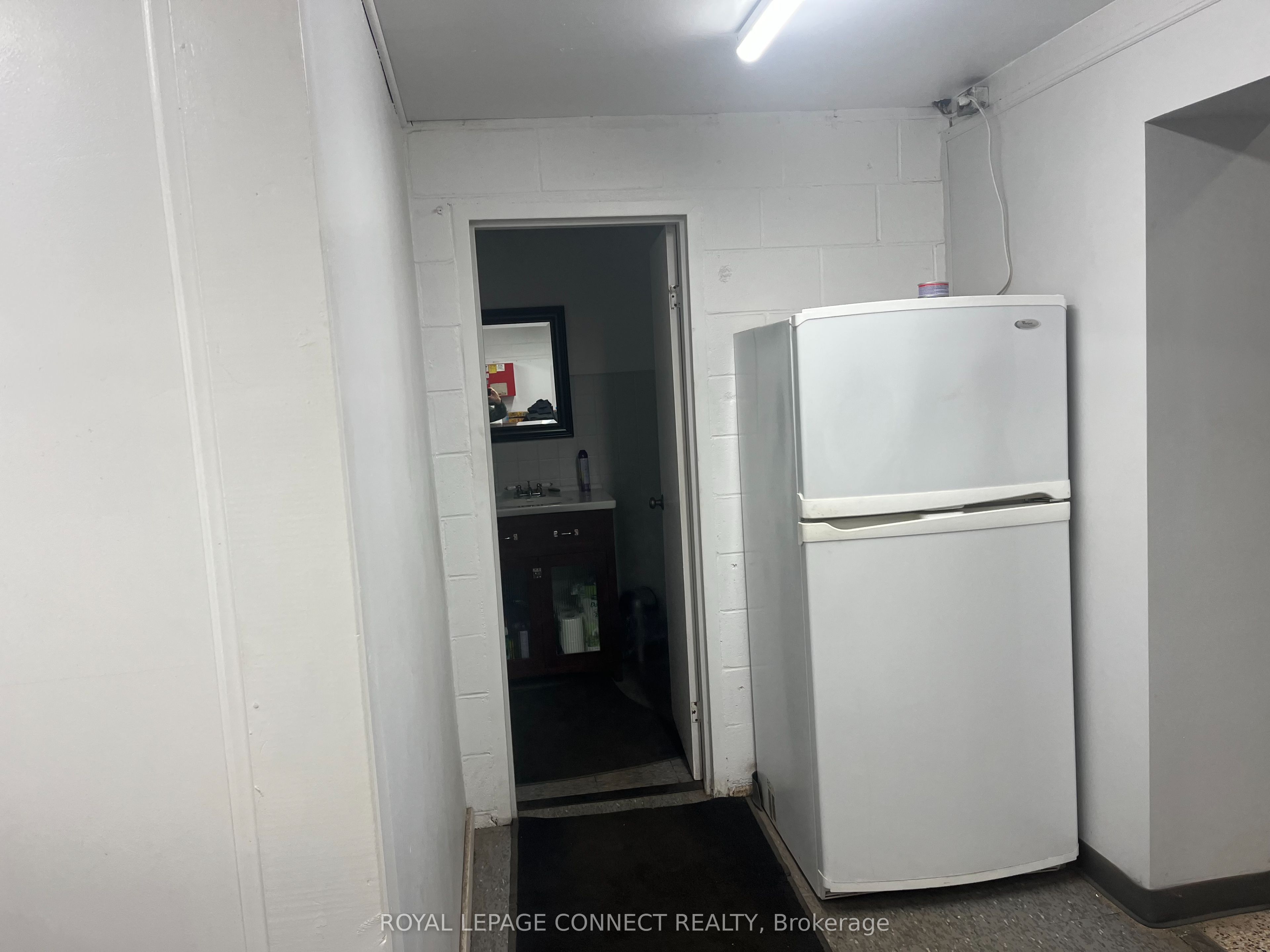 221 Westney Road Unit B Property Photo 5