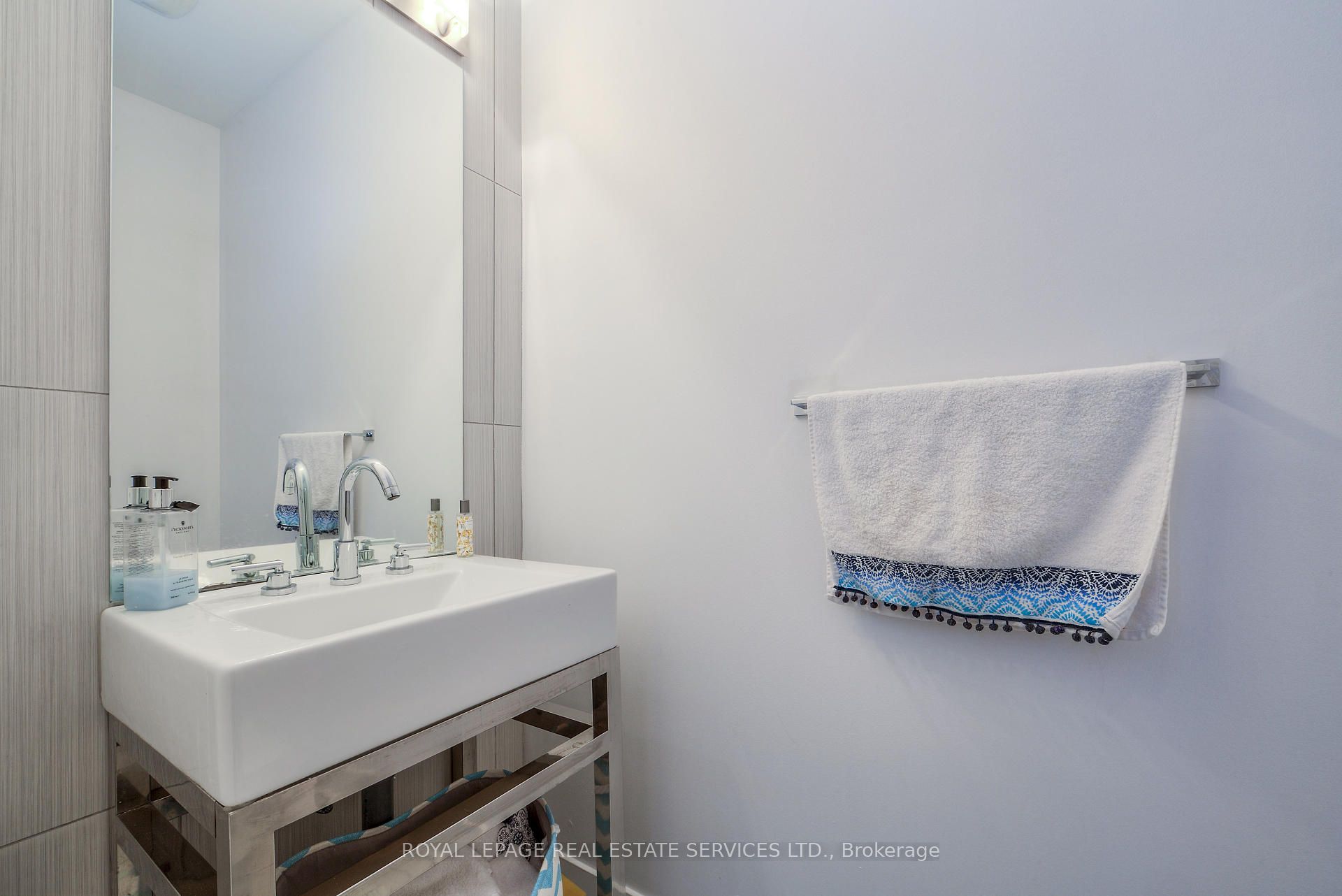 323 Kingston Road S 203 Property Photo 17