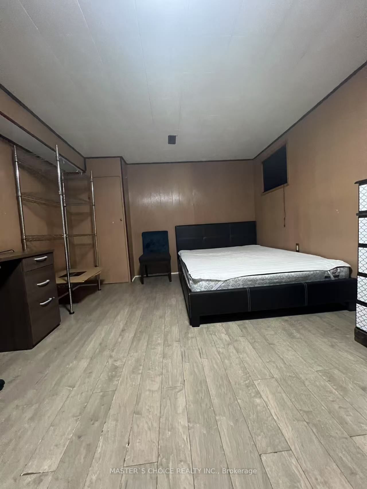 16 Farmington Crescent W Bsmt Property Photo 4