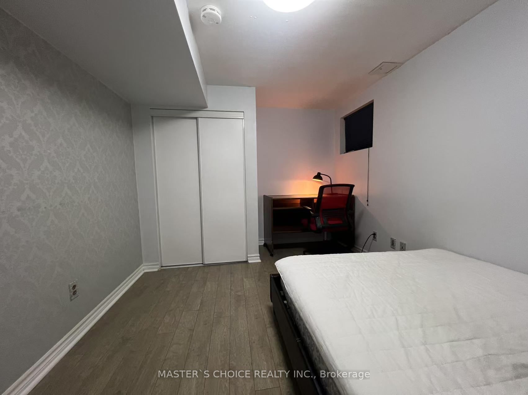 16 Farmington Crescent W Bsmt Property Photo 5