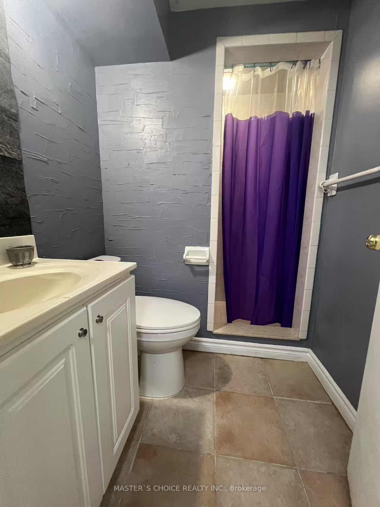 16 Farmington Crescent W Bsmt Property Photo 8