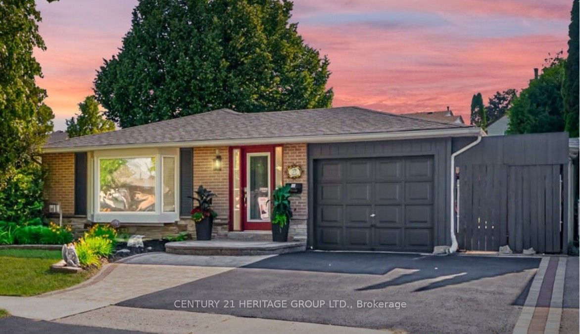 17 Cowling Cres Property Photo 1